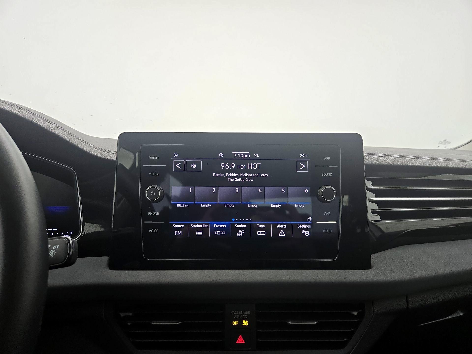 Thumbnail: 2025 Volkswagen Jetta - 15