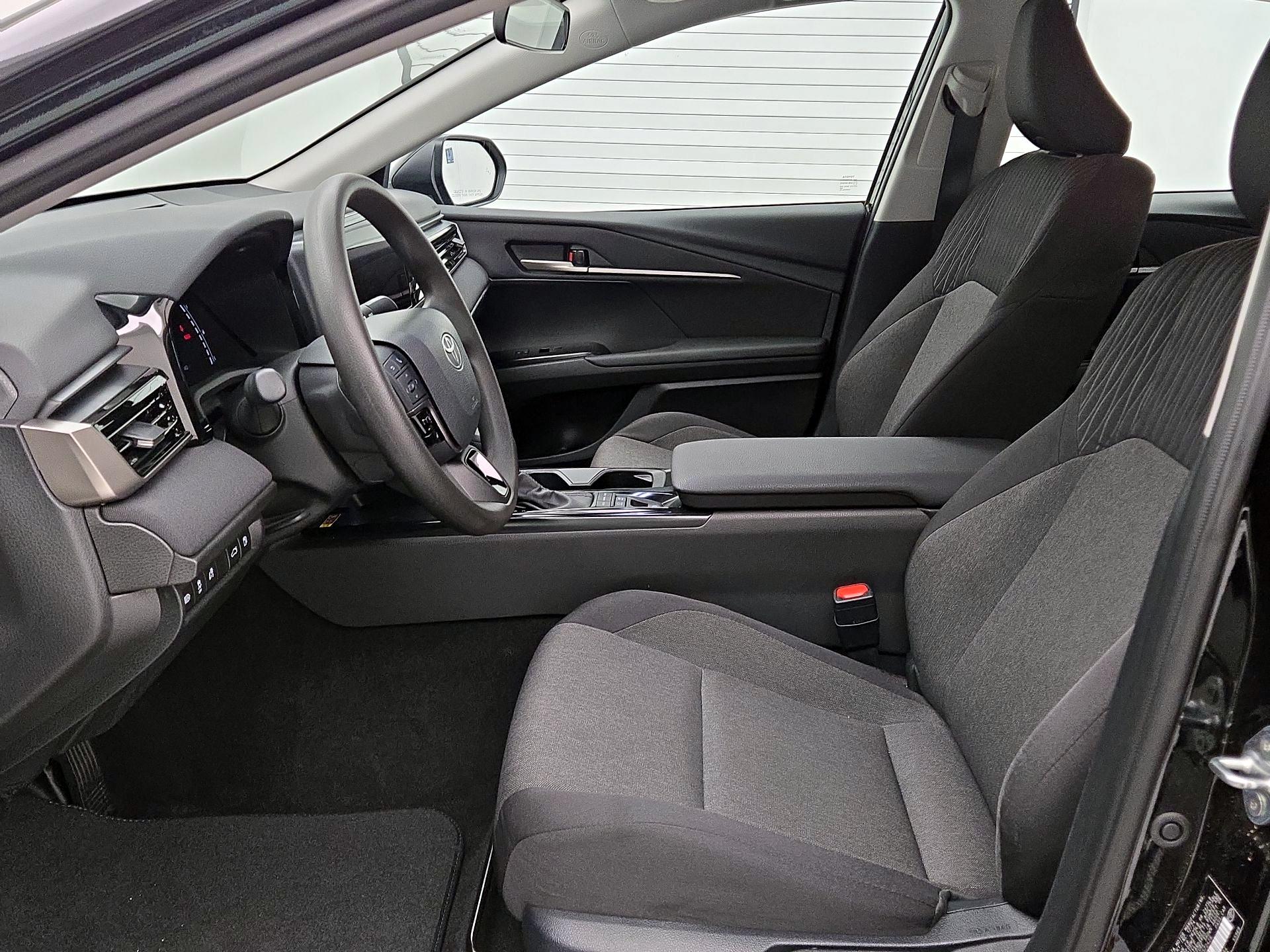 Thumbnail: 2025 Toyota Camry - 11