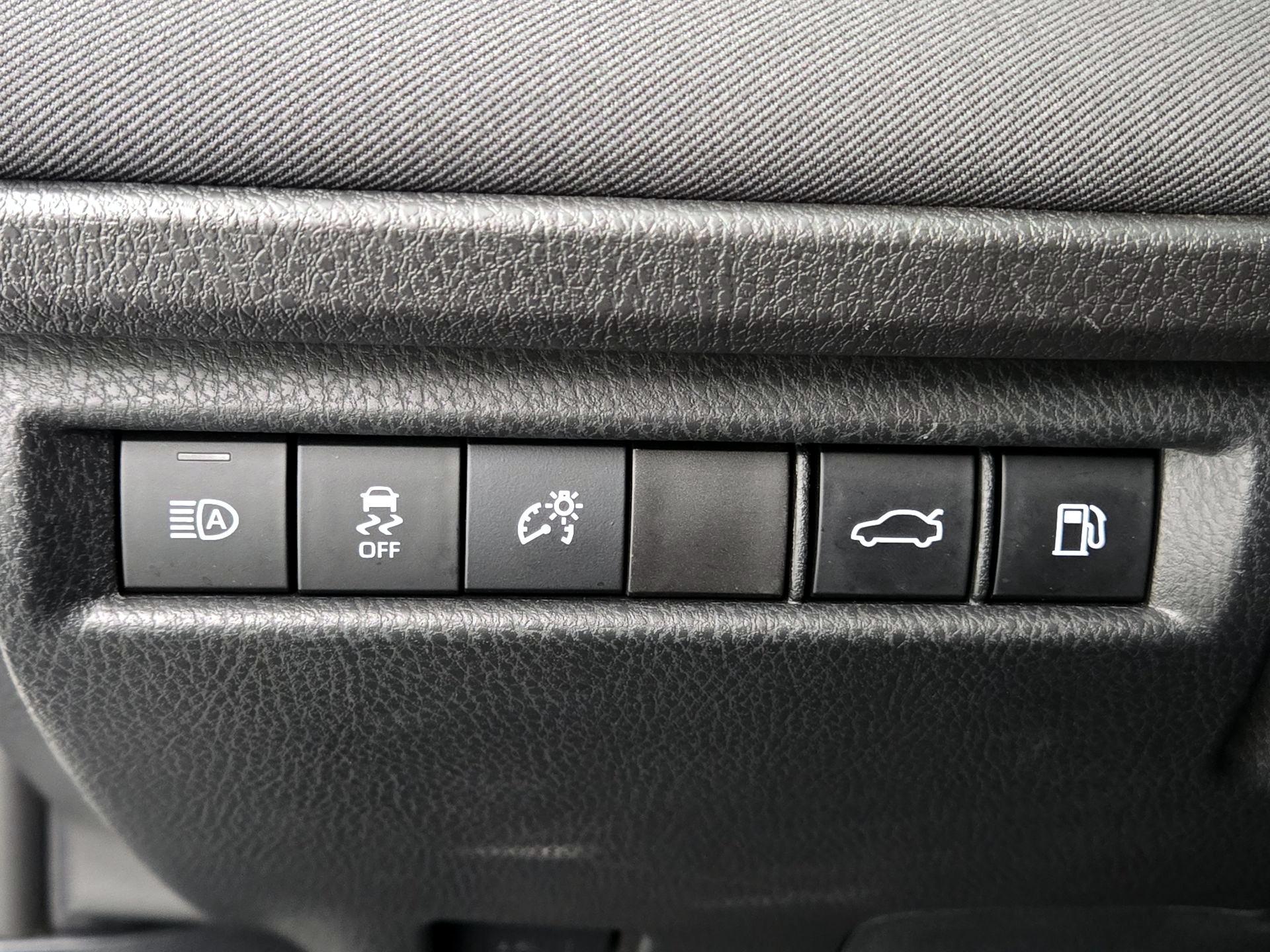 Thumbnail: 2025 Toyota Camry - 13