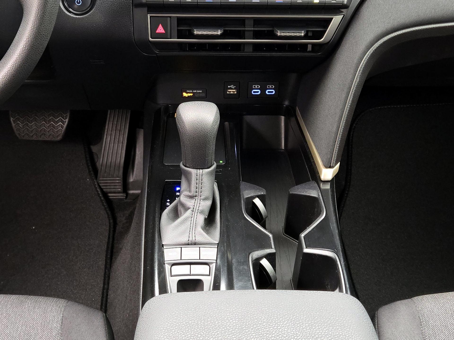 Thumbnail: 2025 Toyota Camry - 17