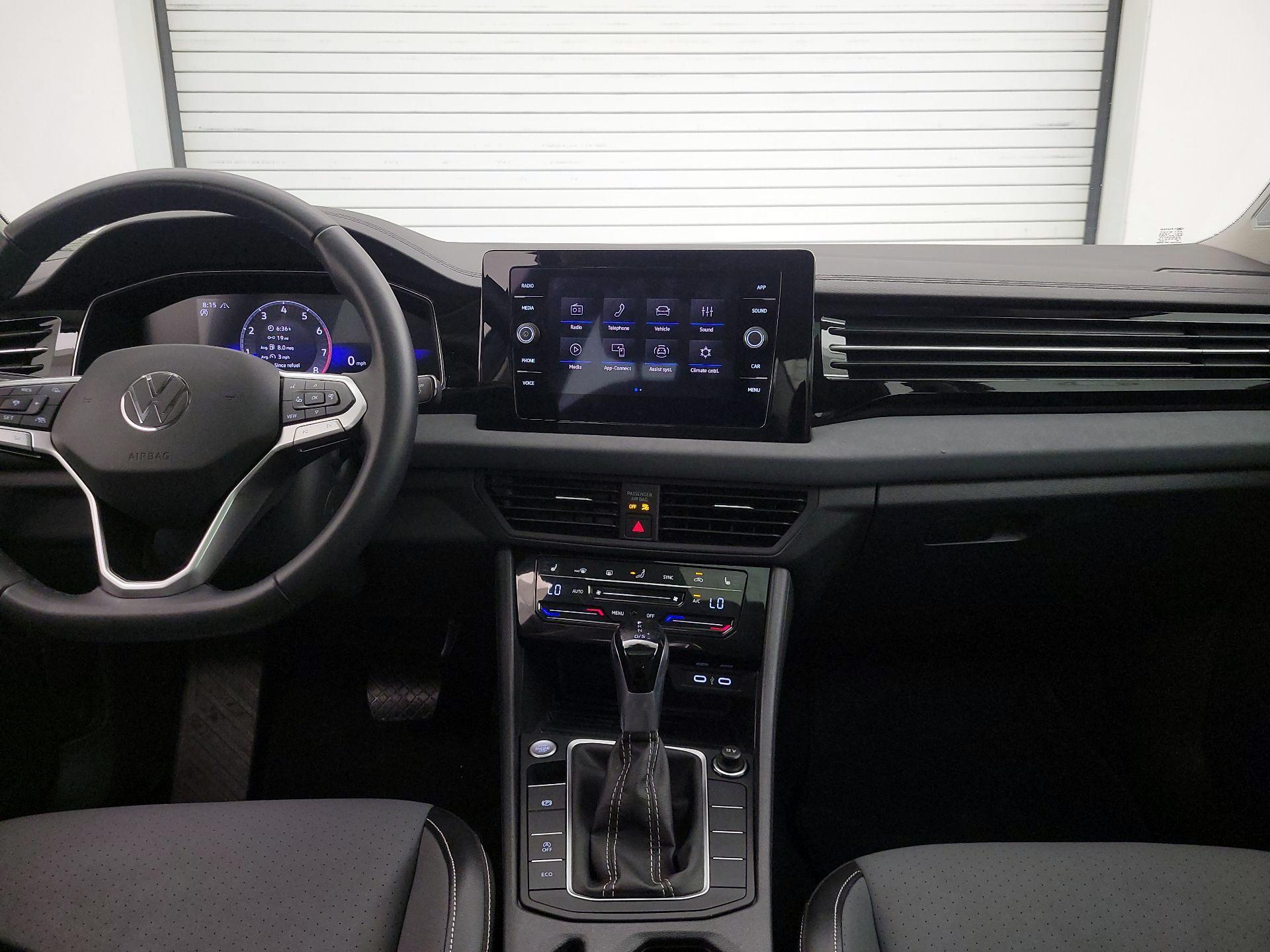 Thumbnail: 2025 Volkswagen Jetta - 9