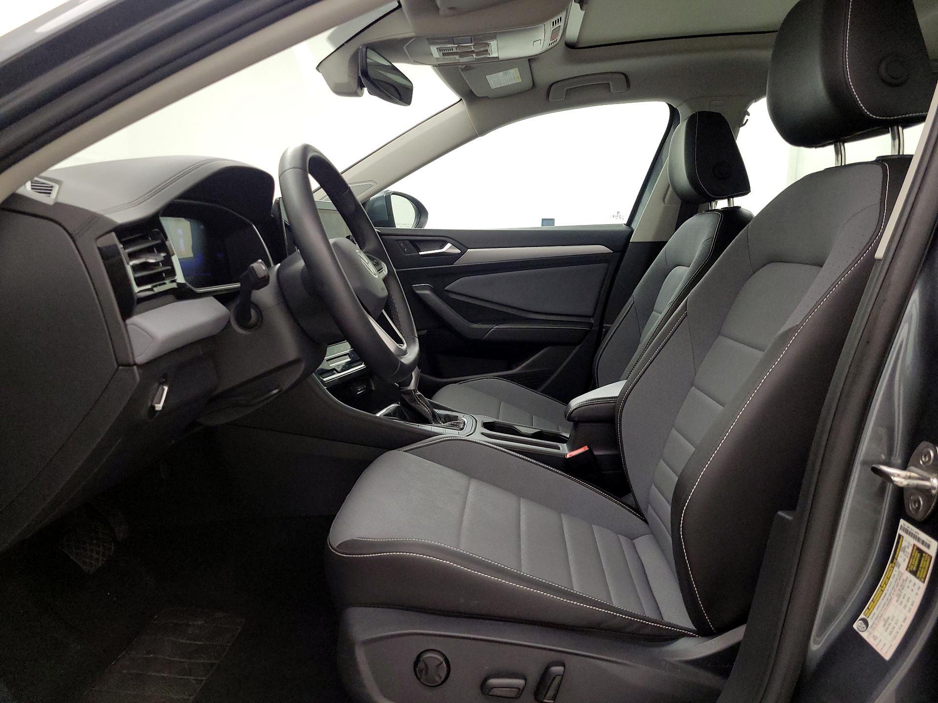 Thumbnail: 2025 Volkswagen Jetta - 11