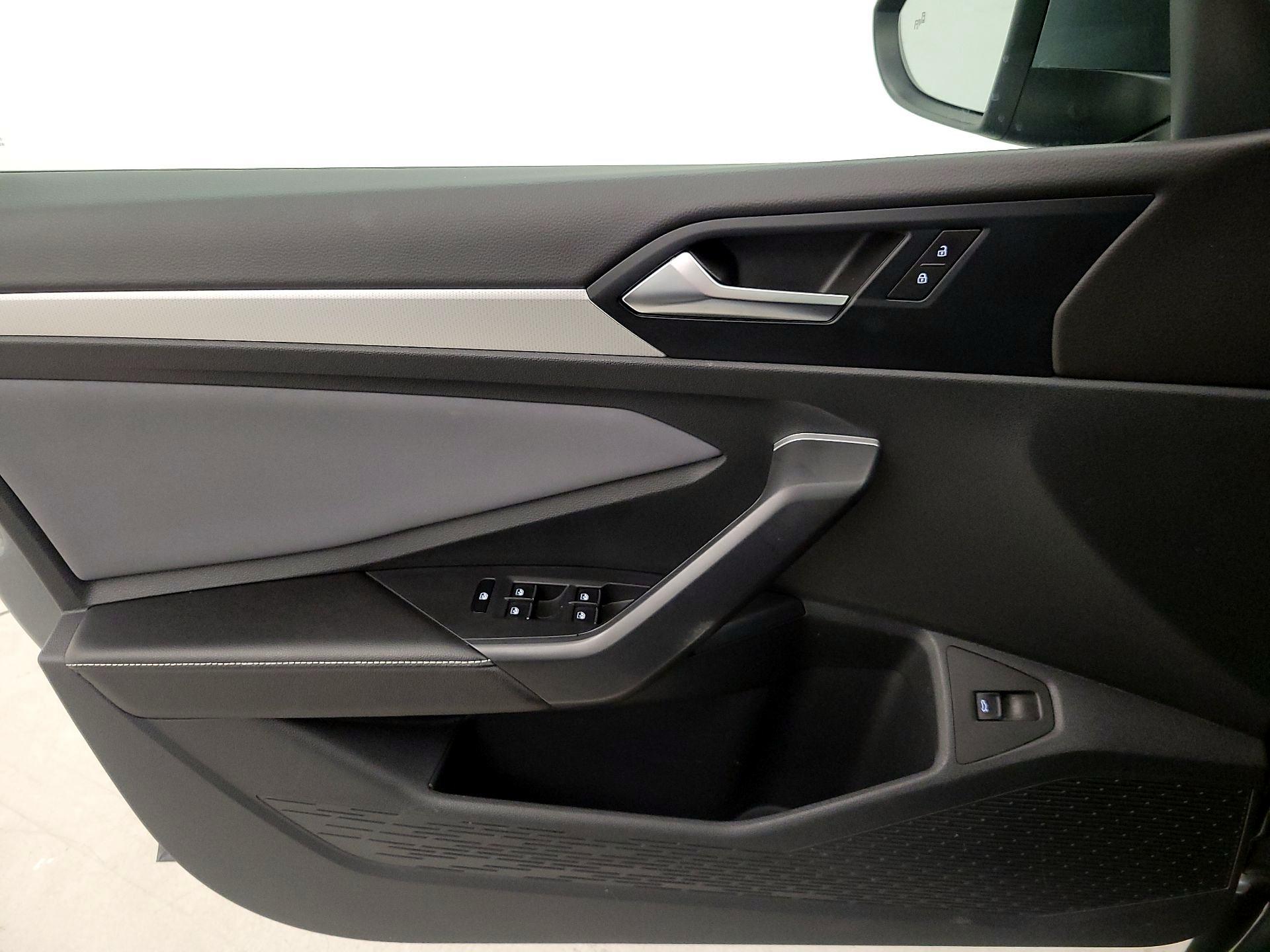 Thumbnail: 2025 Volkswagen Jetta - 12