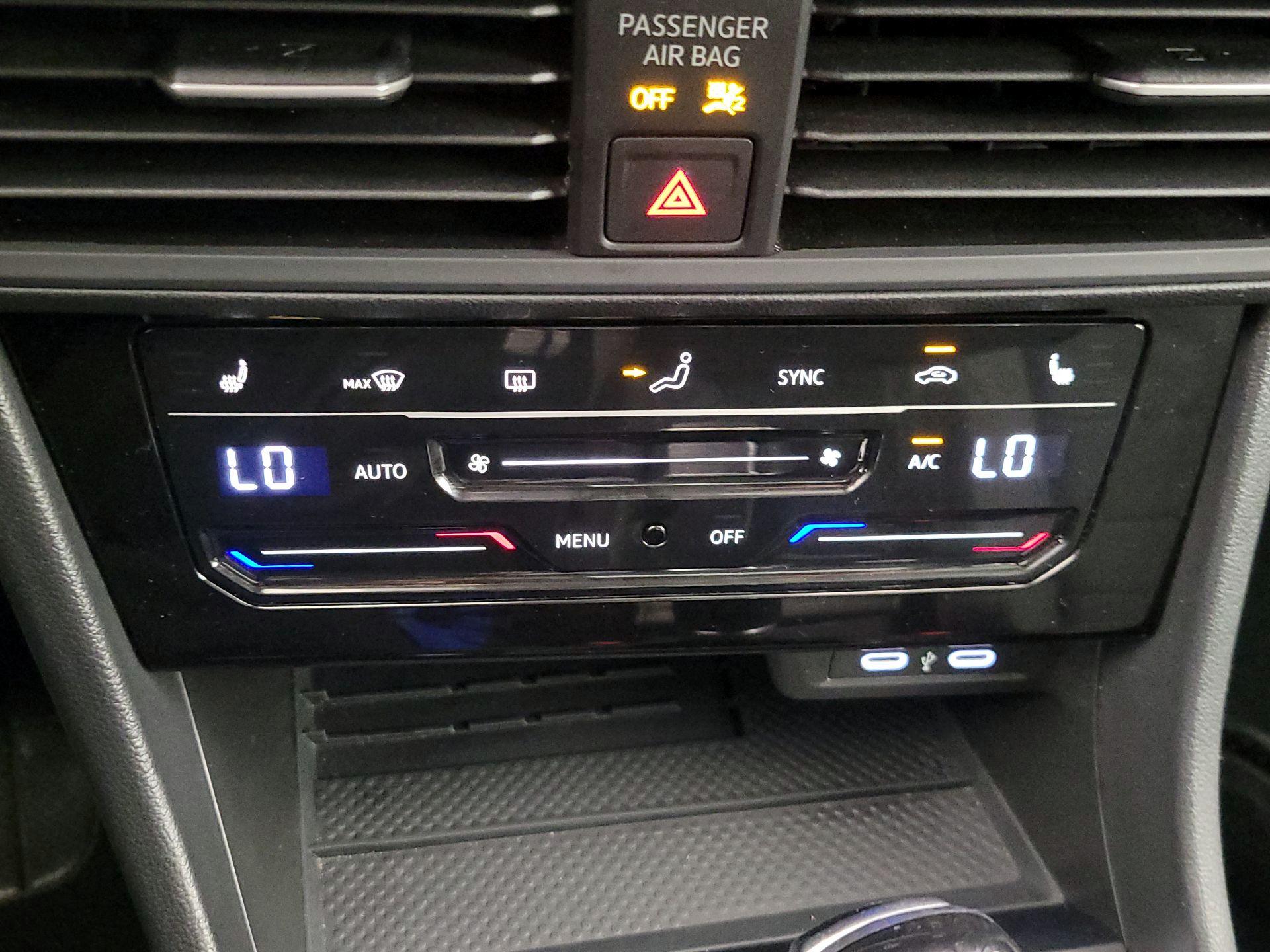 Thumbnail: 2025 Volkswagen Jetta - 16