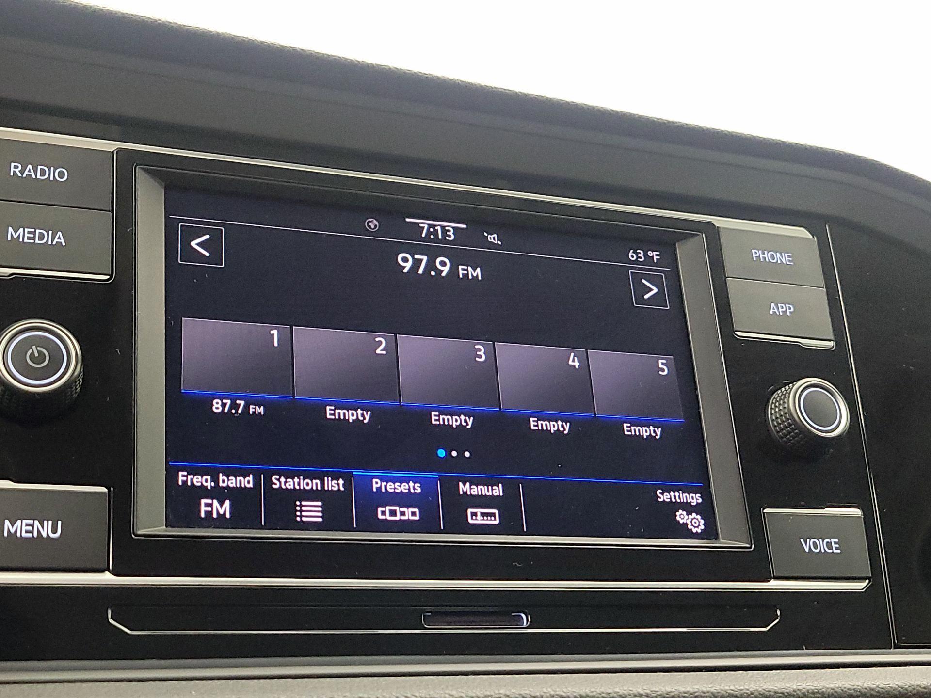 Thumbnail: 2024 Volkswagen Jetta - 15