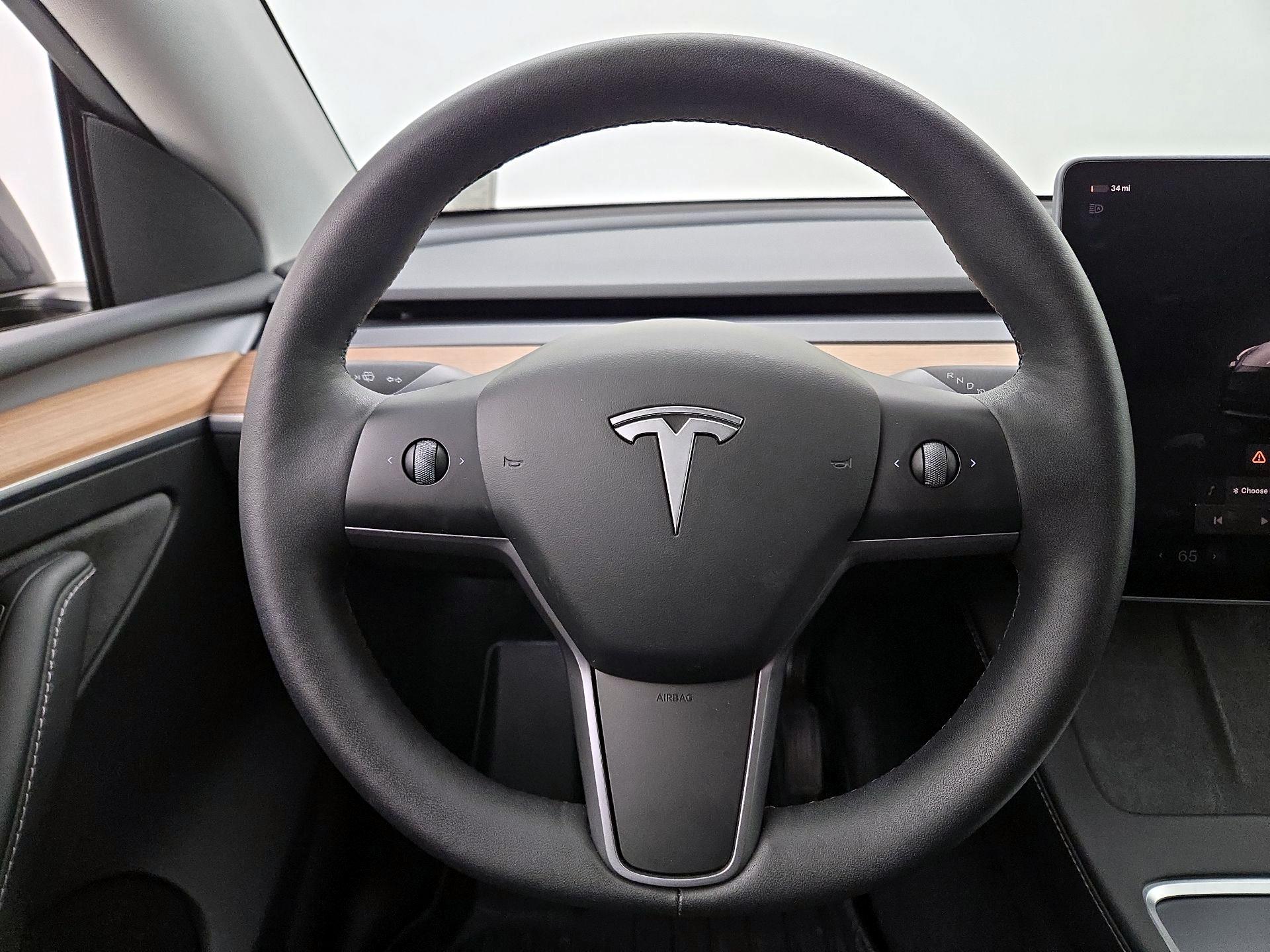 Thumbnail: 2023 Tesla Model Y - 10