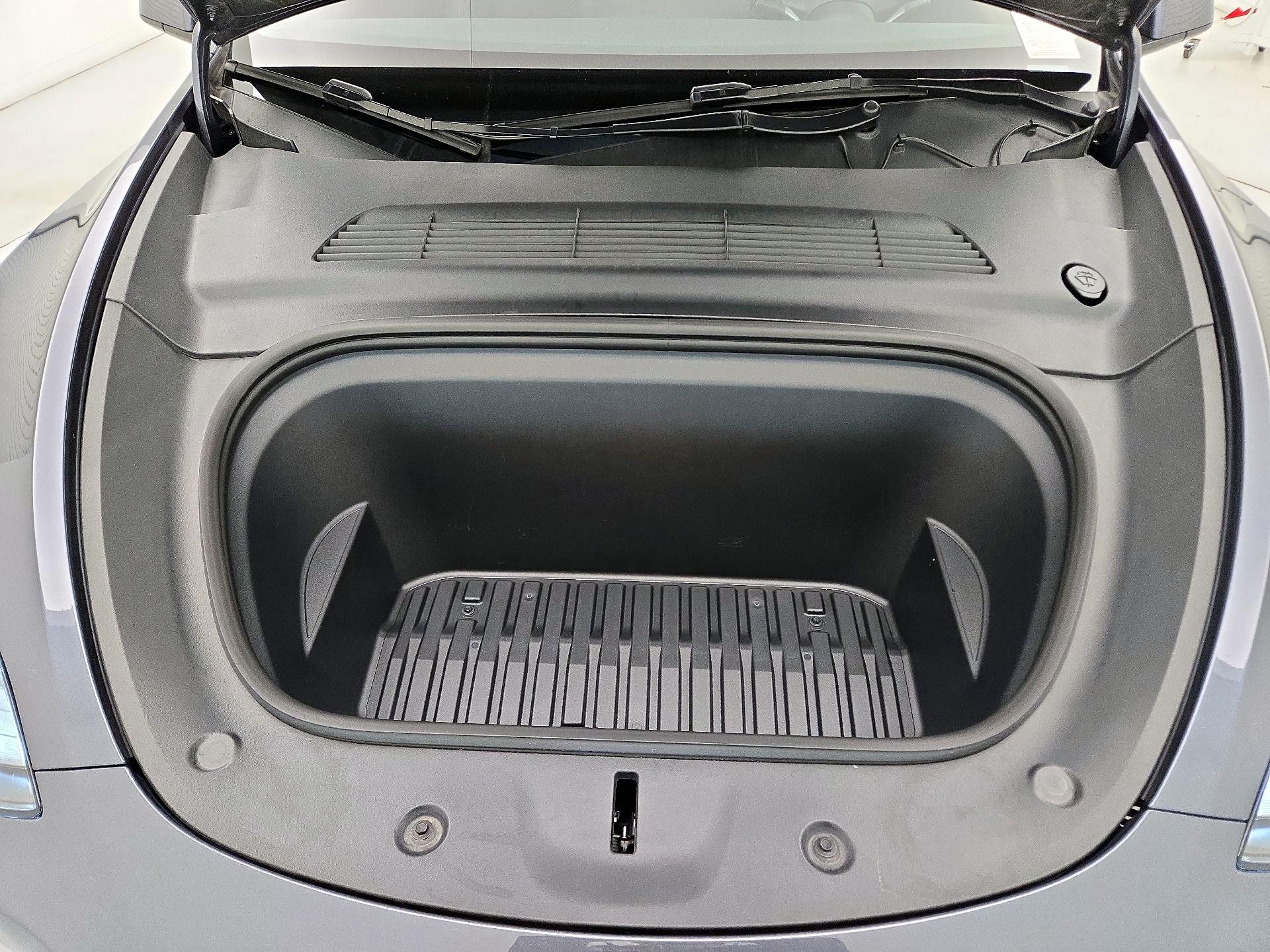 Thumbnail: 2023 Tesla Model Y - 19