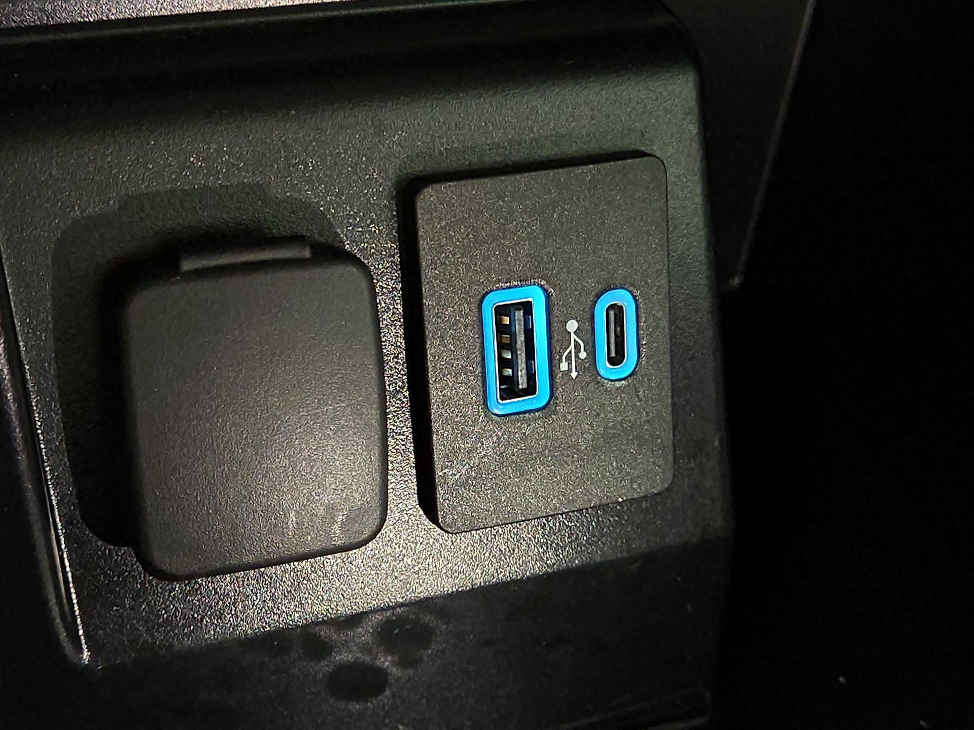 Thumbnail: 2022 Ford Explorer - 19