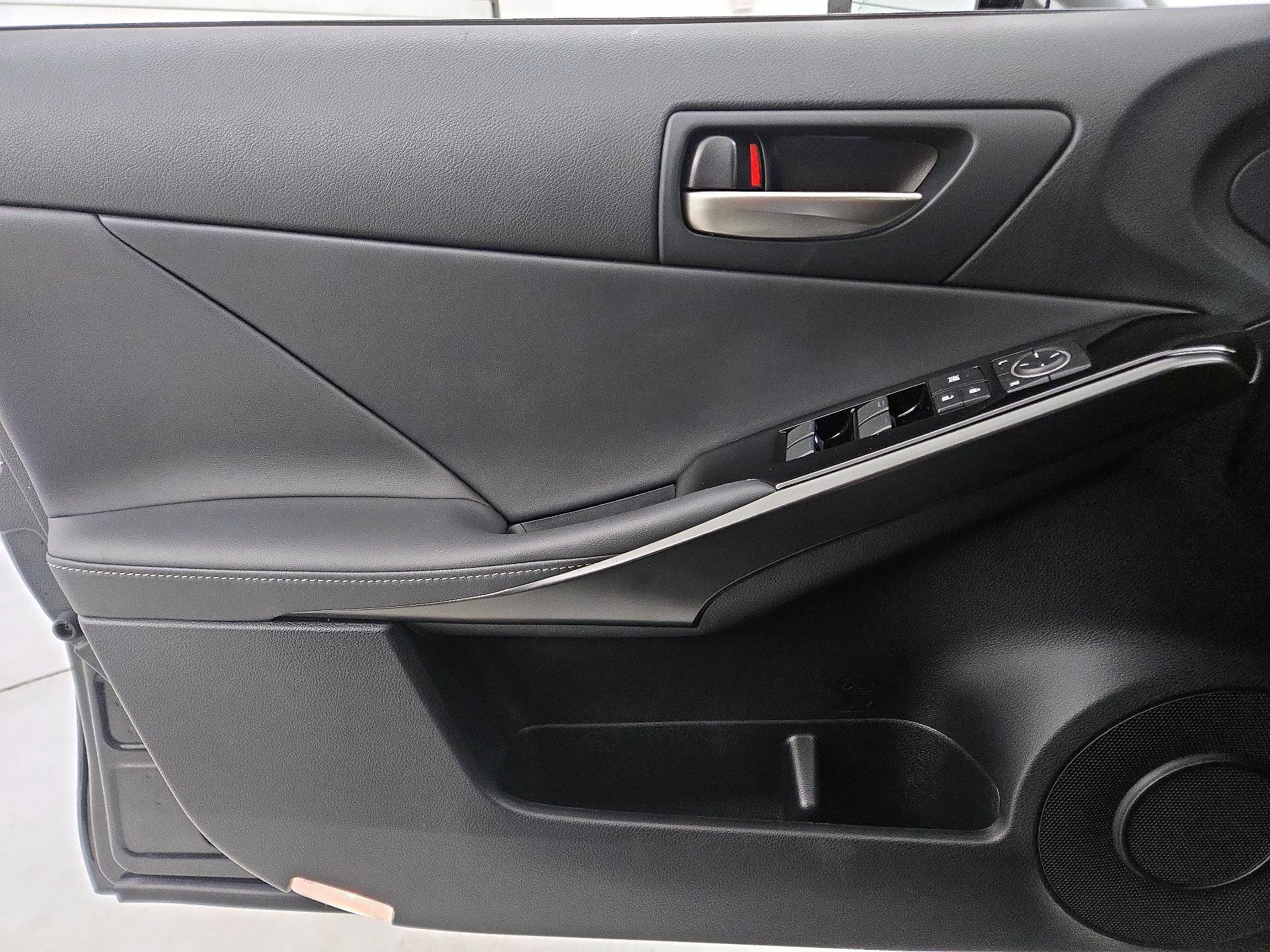 Thumbnail: 2025 Lexus IS - 12