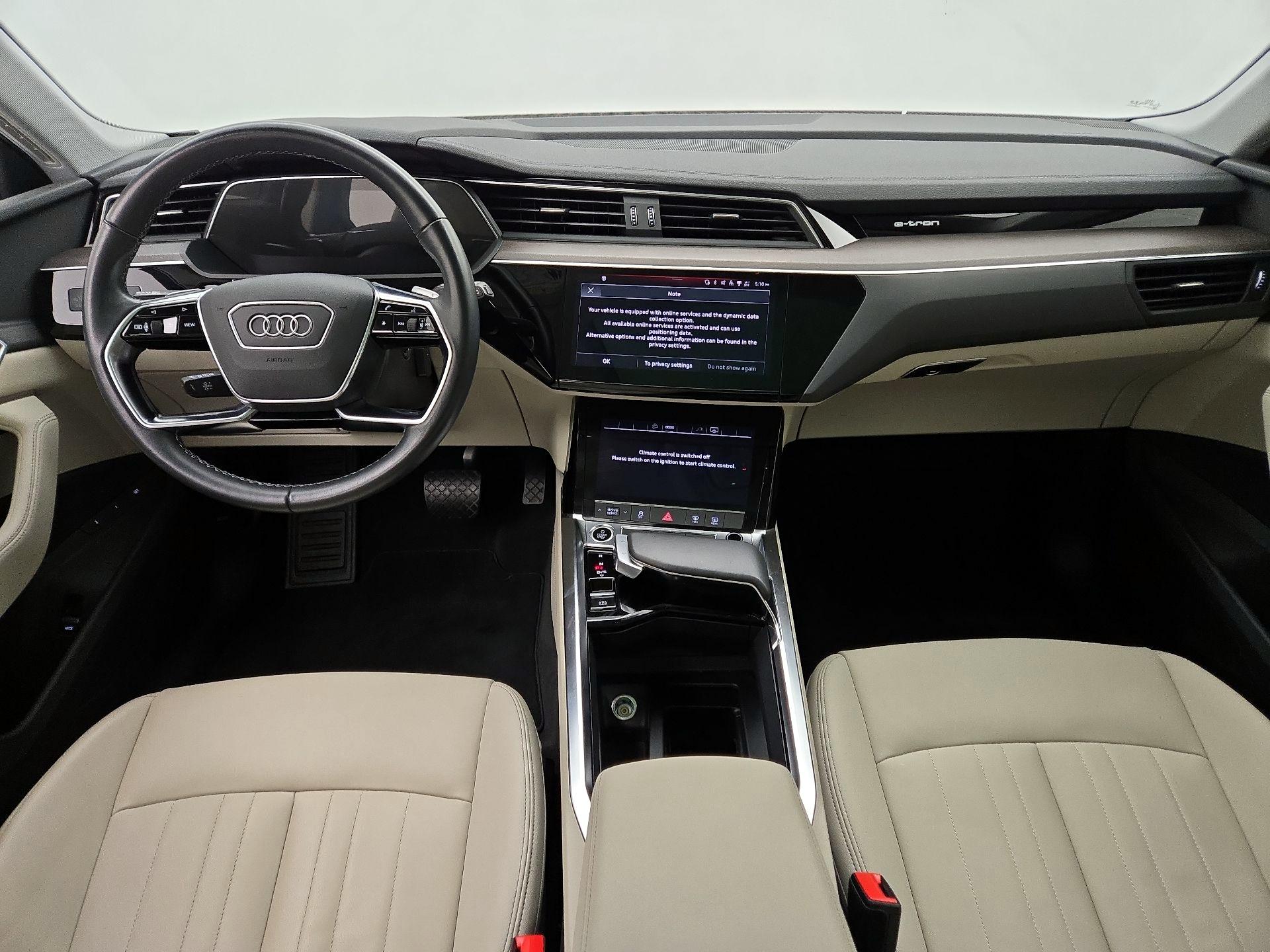 Thumbnail: 2022 Audi e-tron - 9