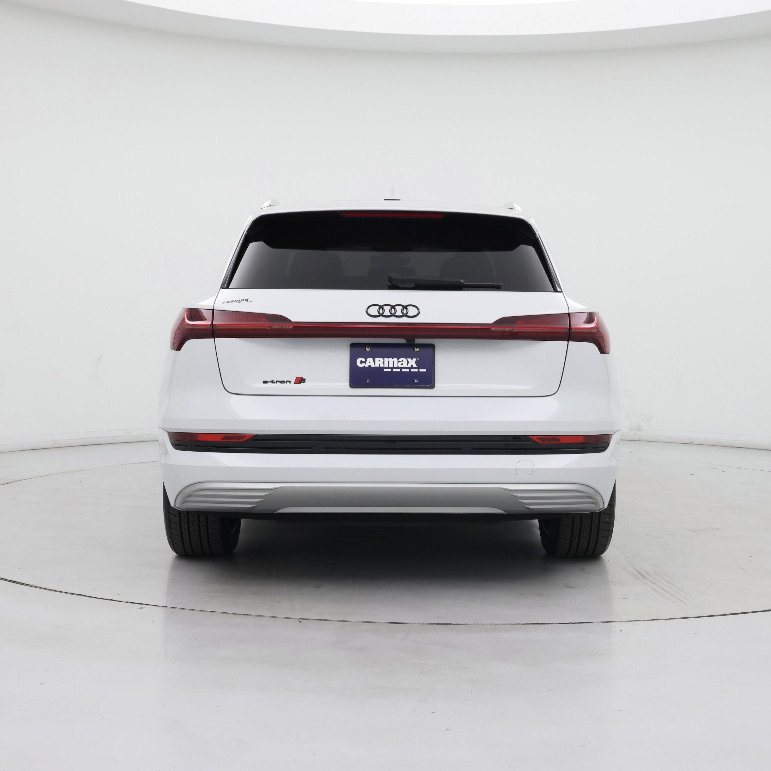 Thumbnail: 2022 Audi e-tron - 6