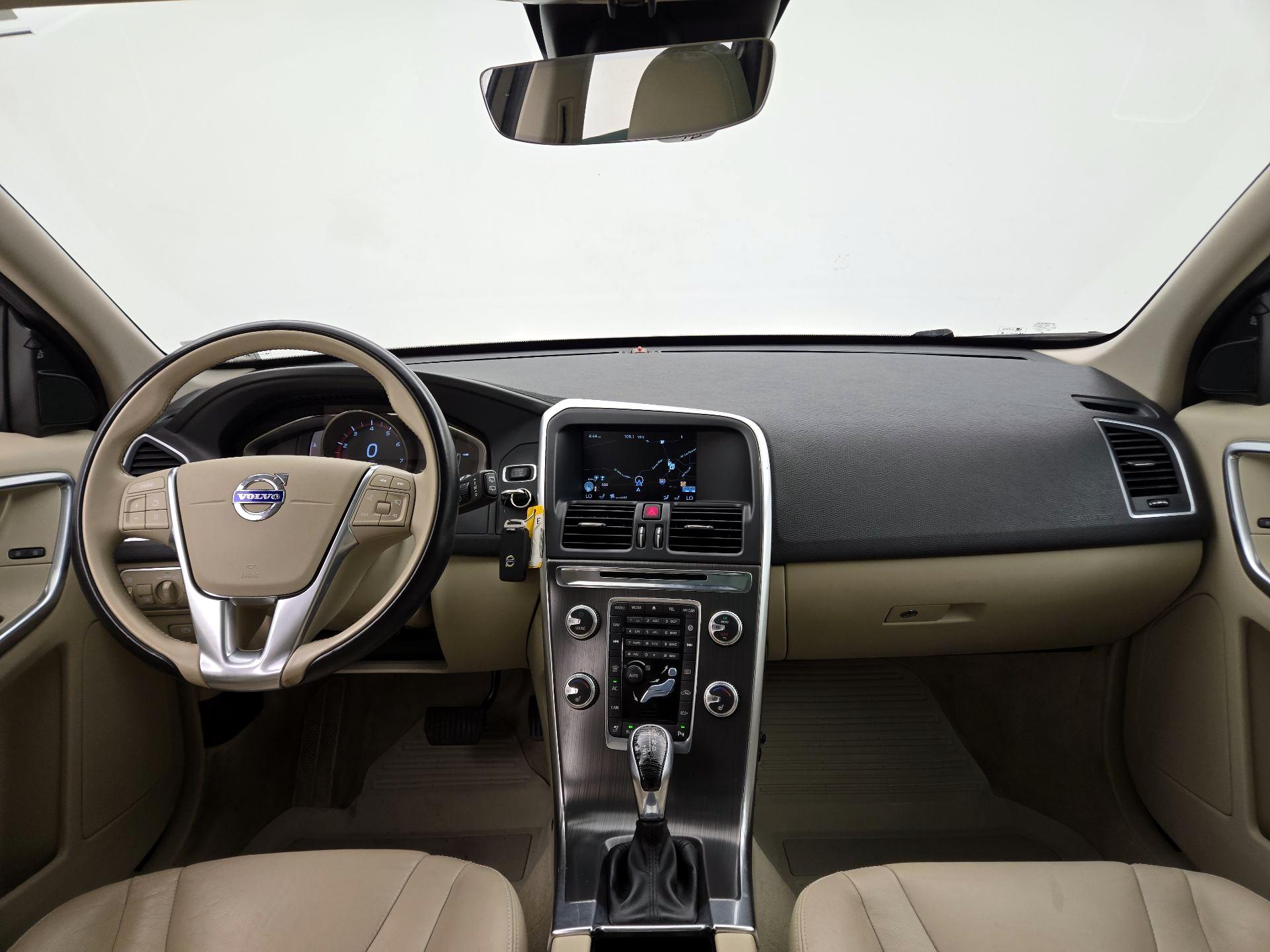 Thumbnail: 2016 Volvo XC60 - 9