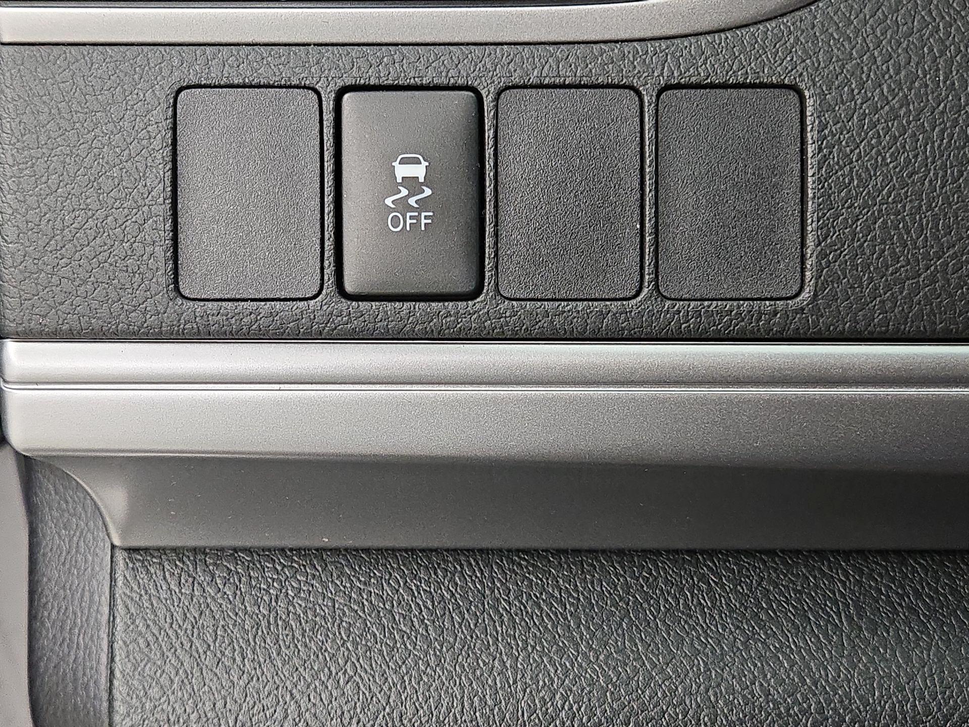 Thumbnail: 2014 Toyota Camry - 13