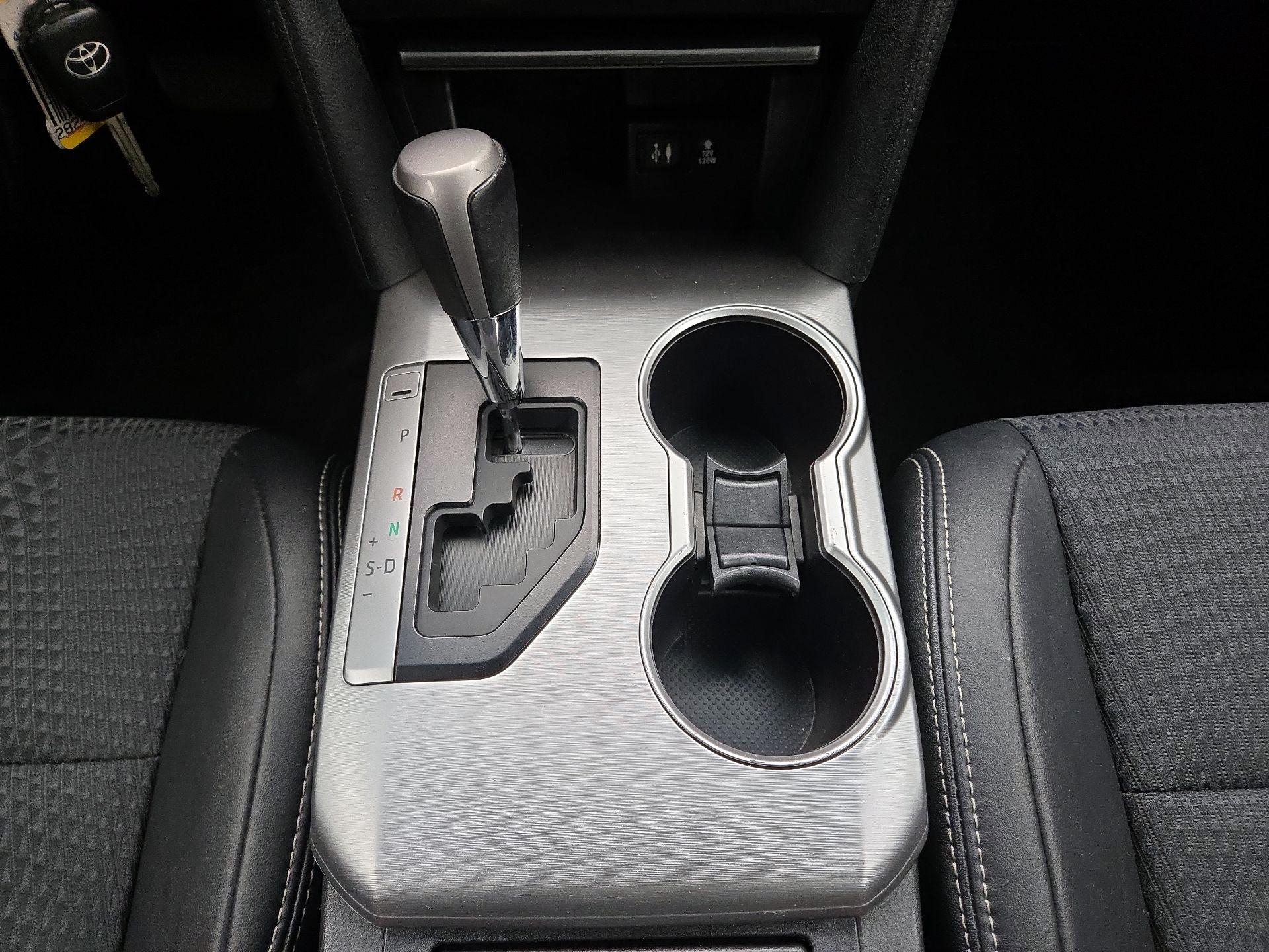 Thumbnail: 2014 Toyota Camry - 17