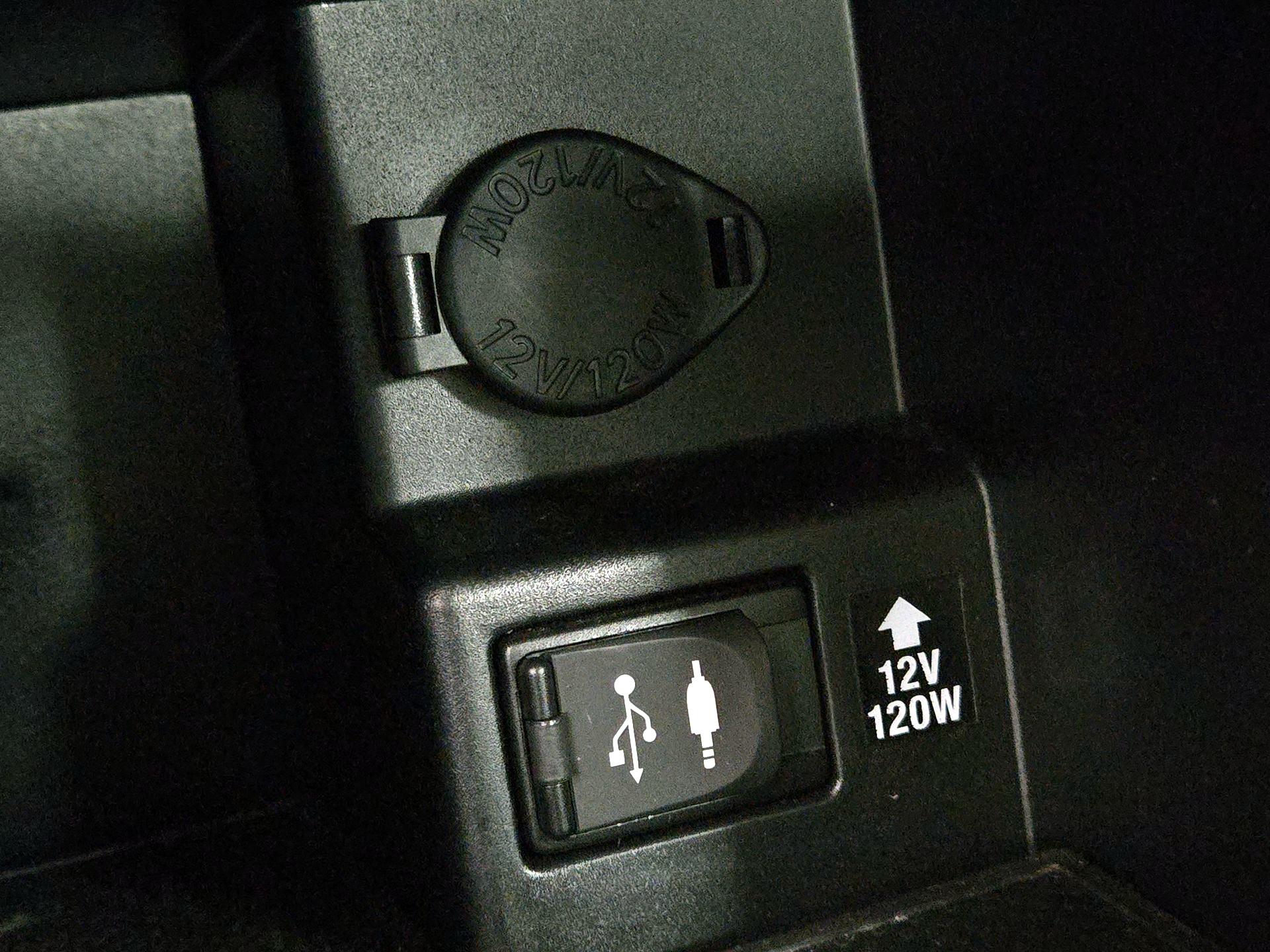 Thumbnail: 2014 Toyota Camry - 18