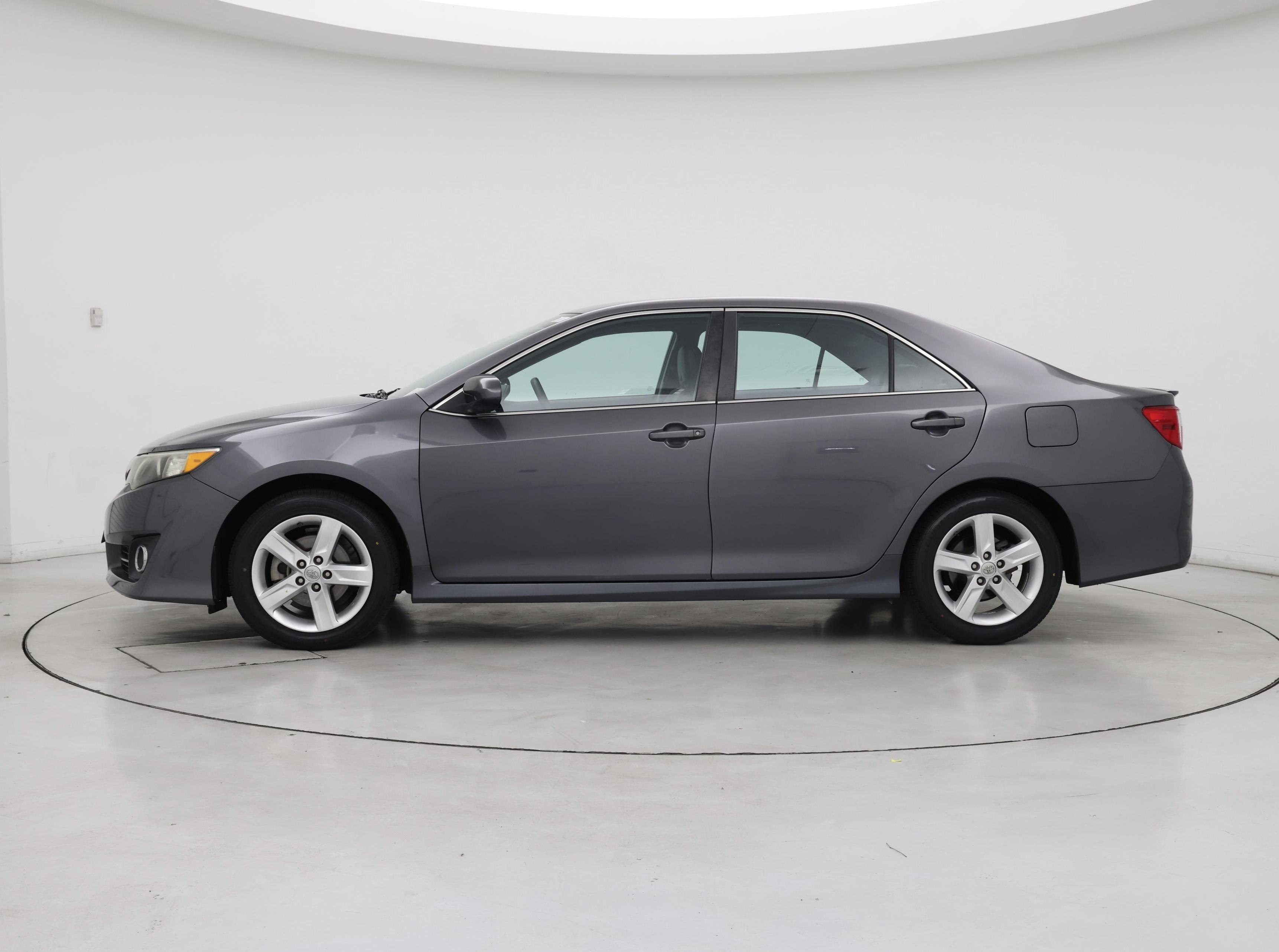 Thumbnail: 2014 Toyota Camry - 3