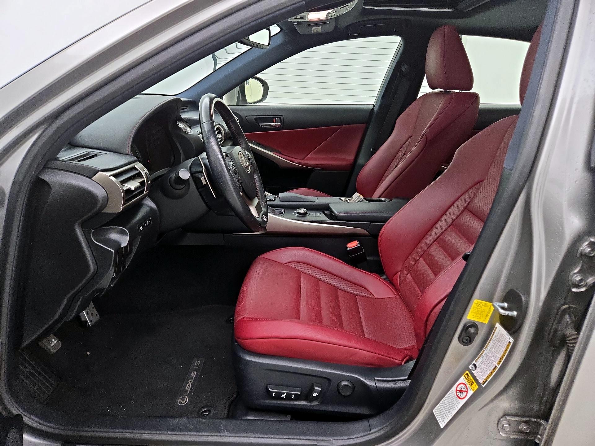 Thumbnail: 2015 Lexus IS - 11