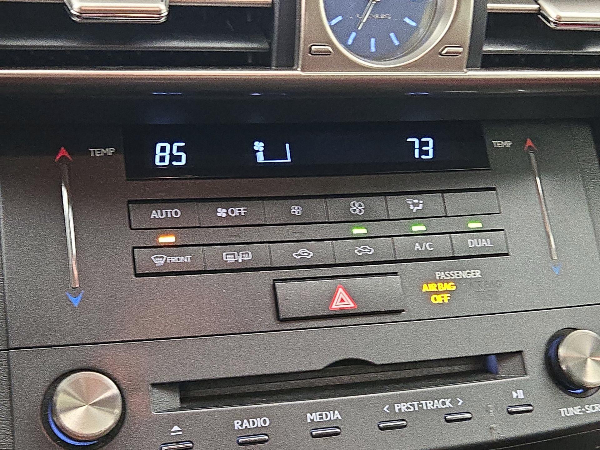 Thumbnail: 2015 Lexus IS - 17