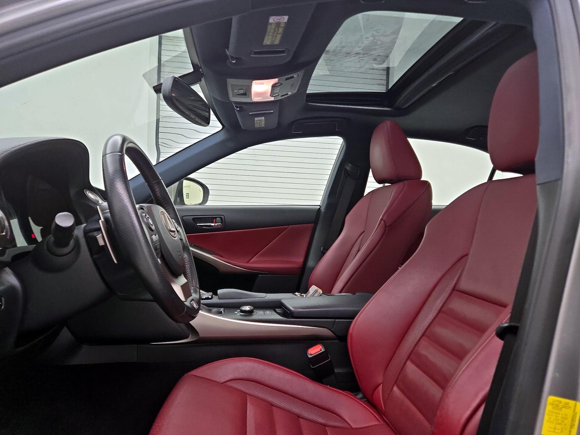 Thumbnail: 2015 Lexus IS - 20