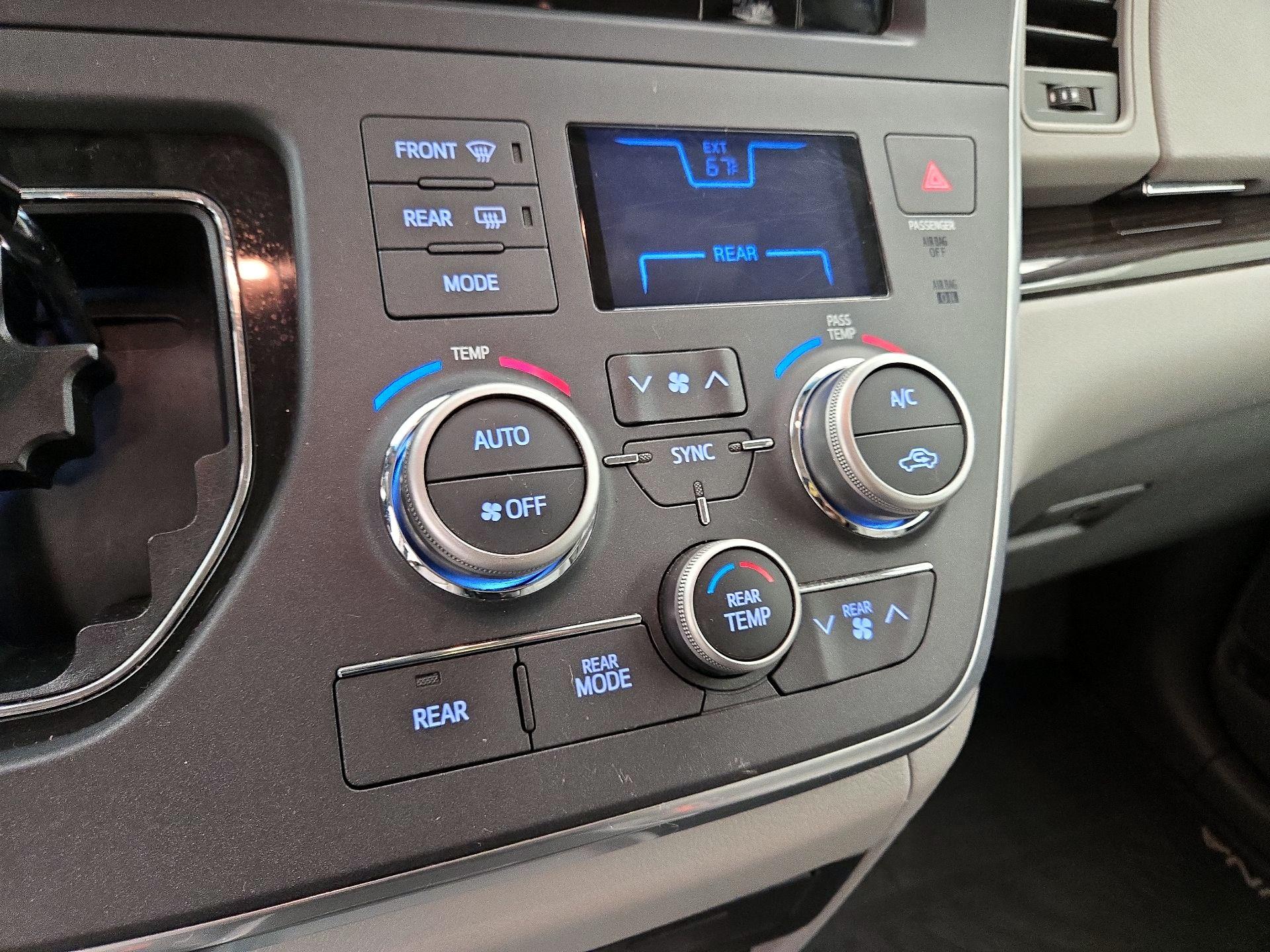 Thumbnail: 2015 Toyota Sienna - 16