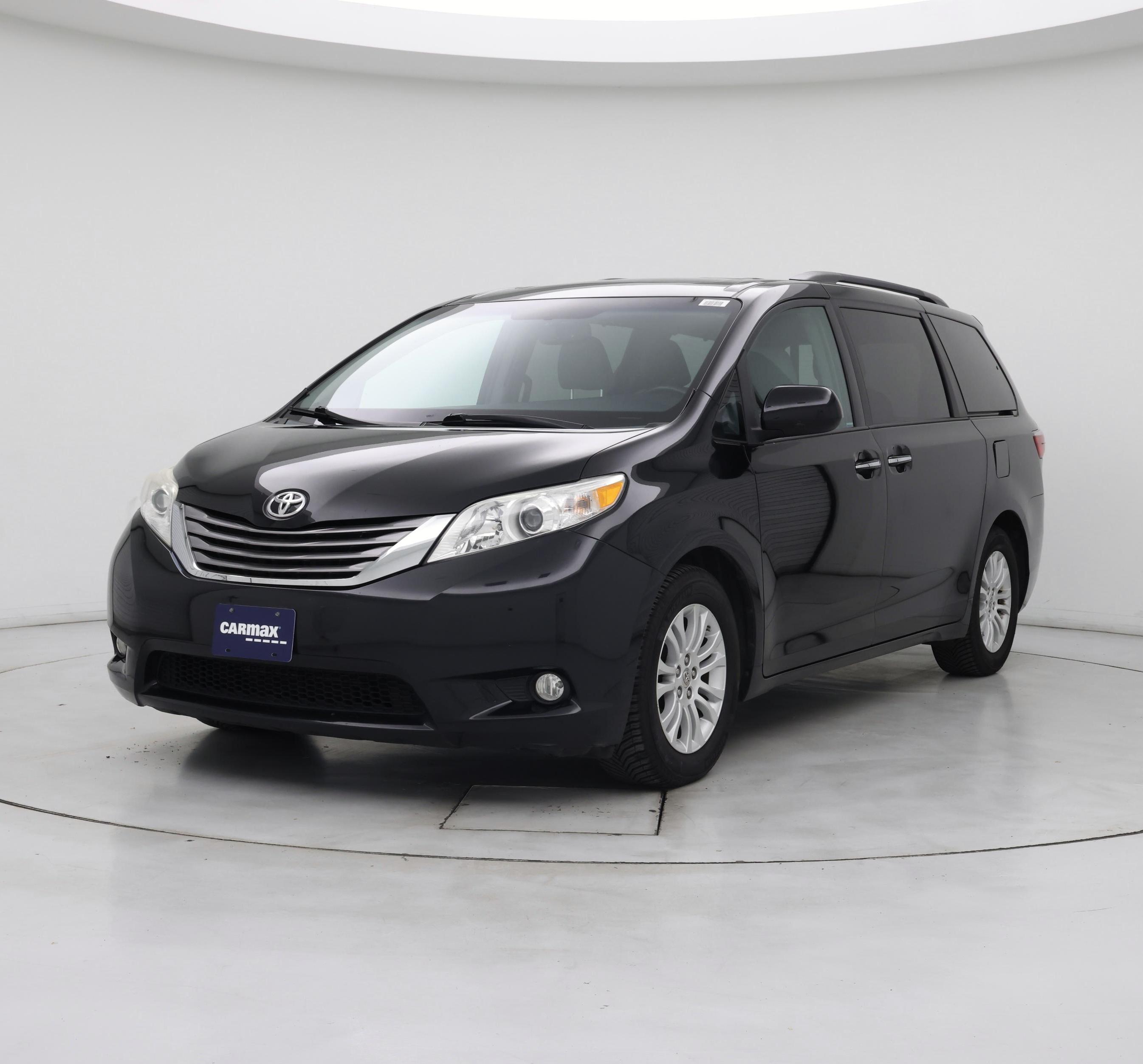 Thumbnail: 2015 Toyota Sienna - 4