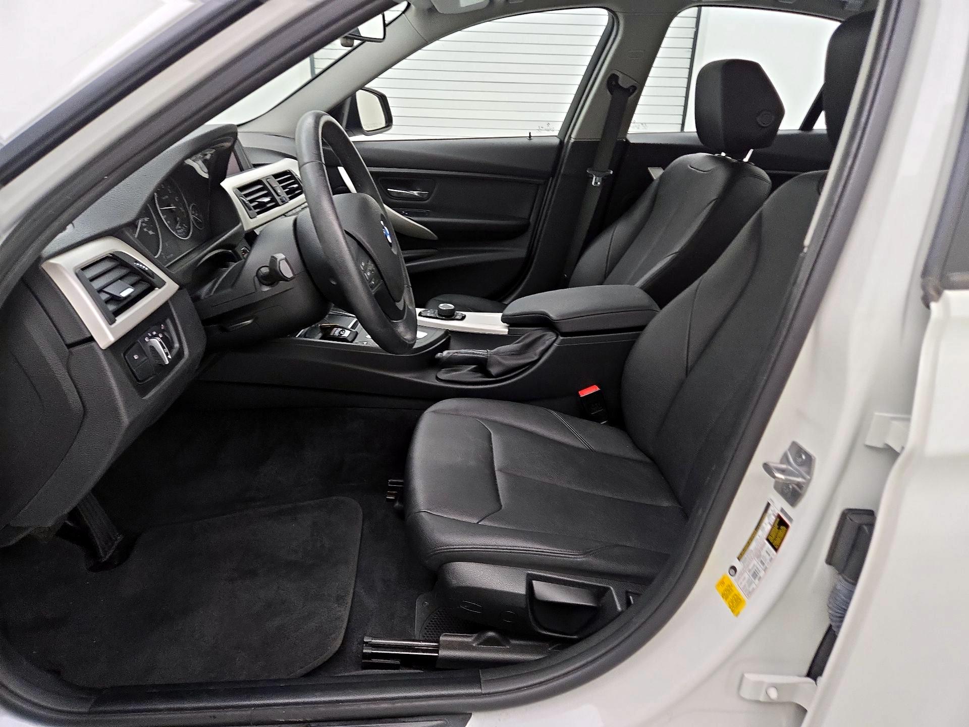 Thumbnail: 2018 BMW 3 Series - 11