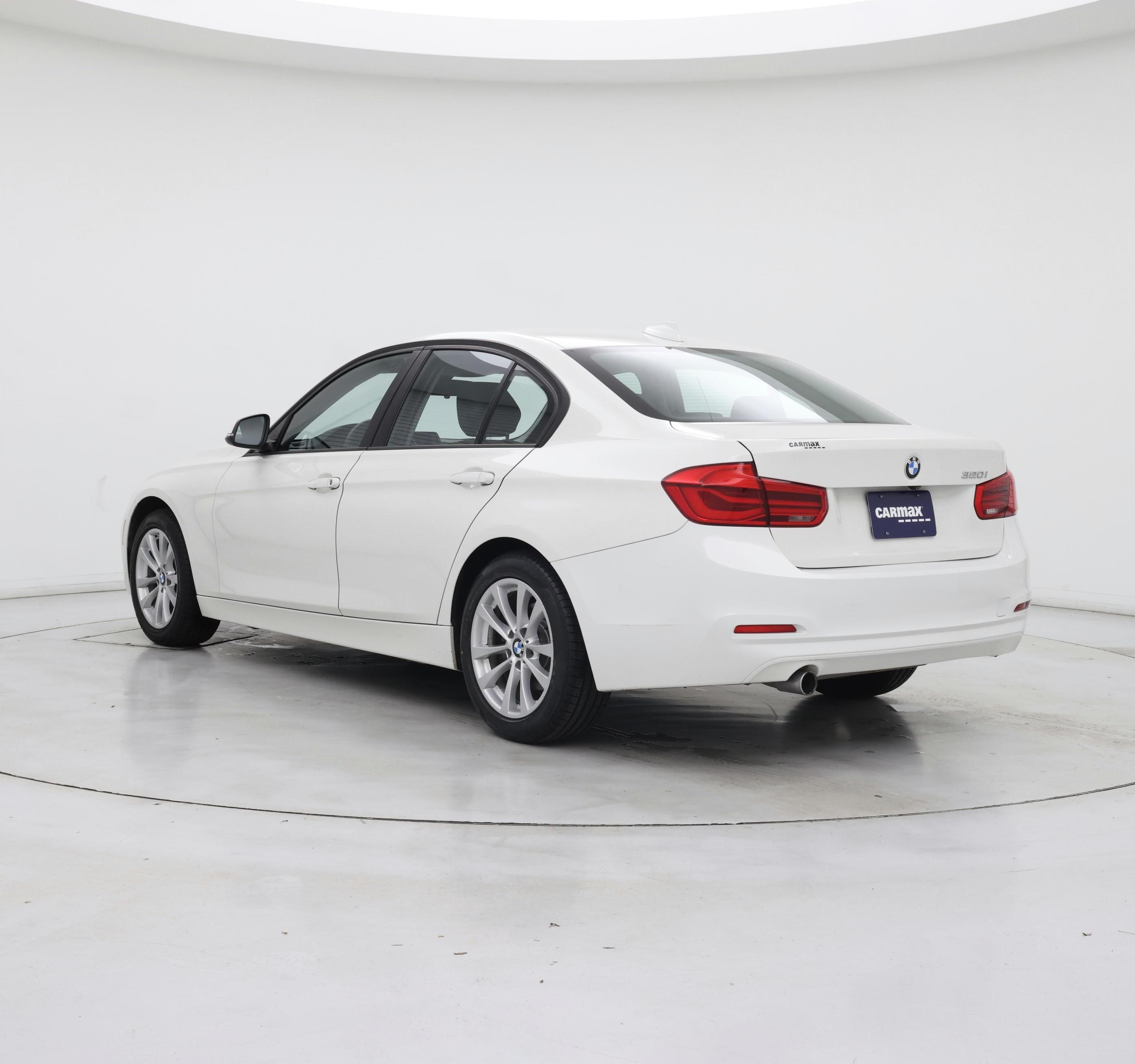 Thumbnail: 2018 BMW 3 Series - 2