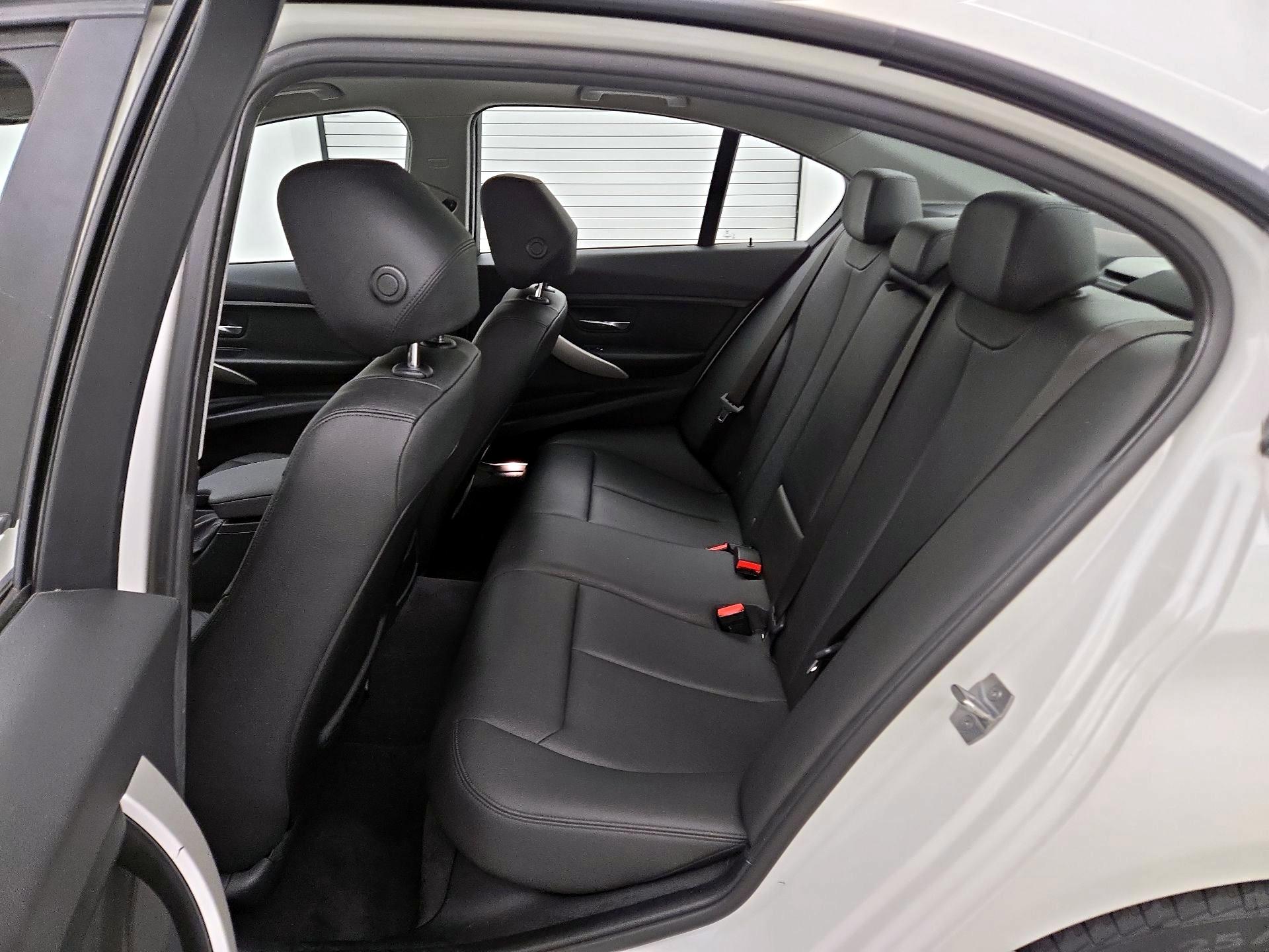 Thumbnail: 2018 BMW 3 Series - 19