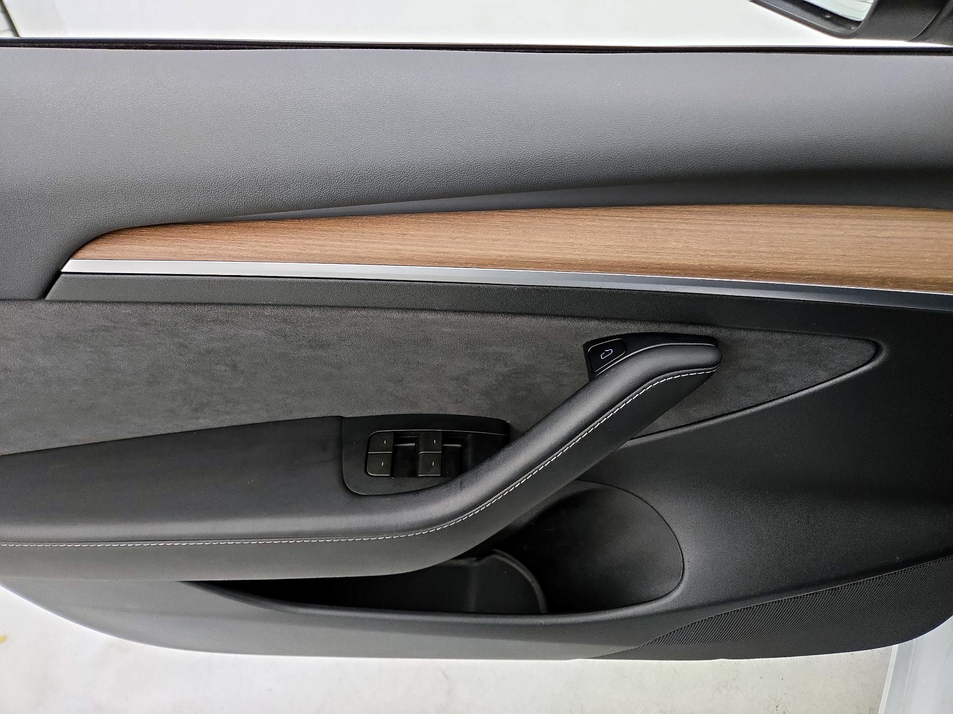 Thumbnail: 2023 Tesla Model 3 - 12