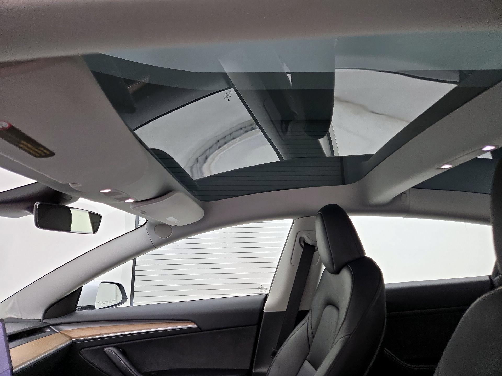 Thumbnail: 2023 Tesla Model 3 - 19