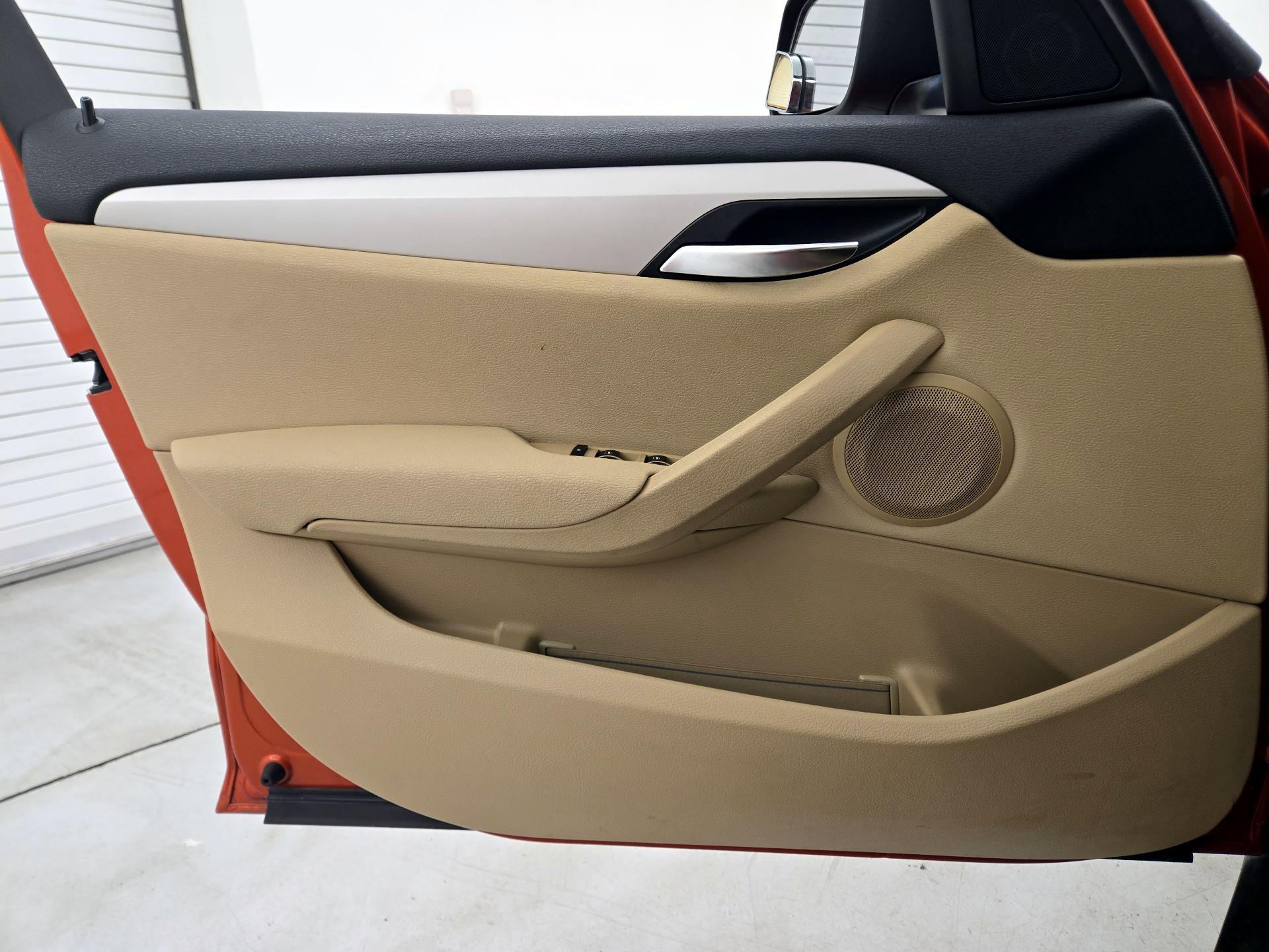 Thumbnail: 2015 BMW X1 - 12