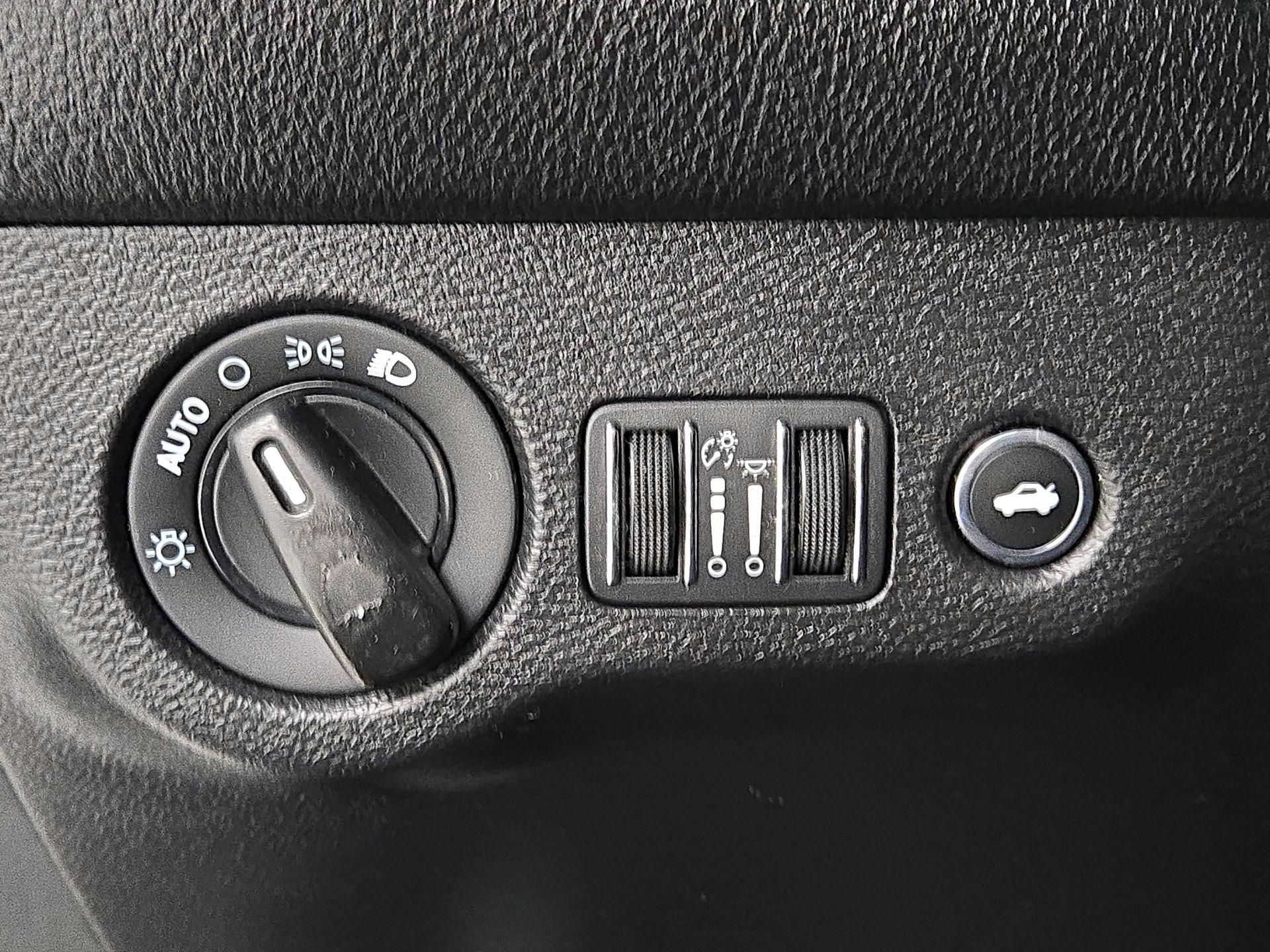 Thumbnail: 2019 Dodge Challenger - 13