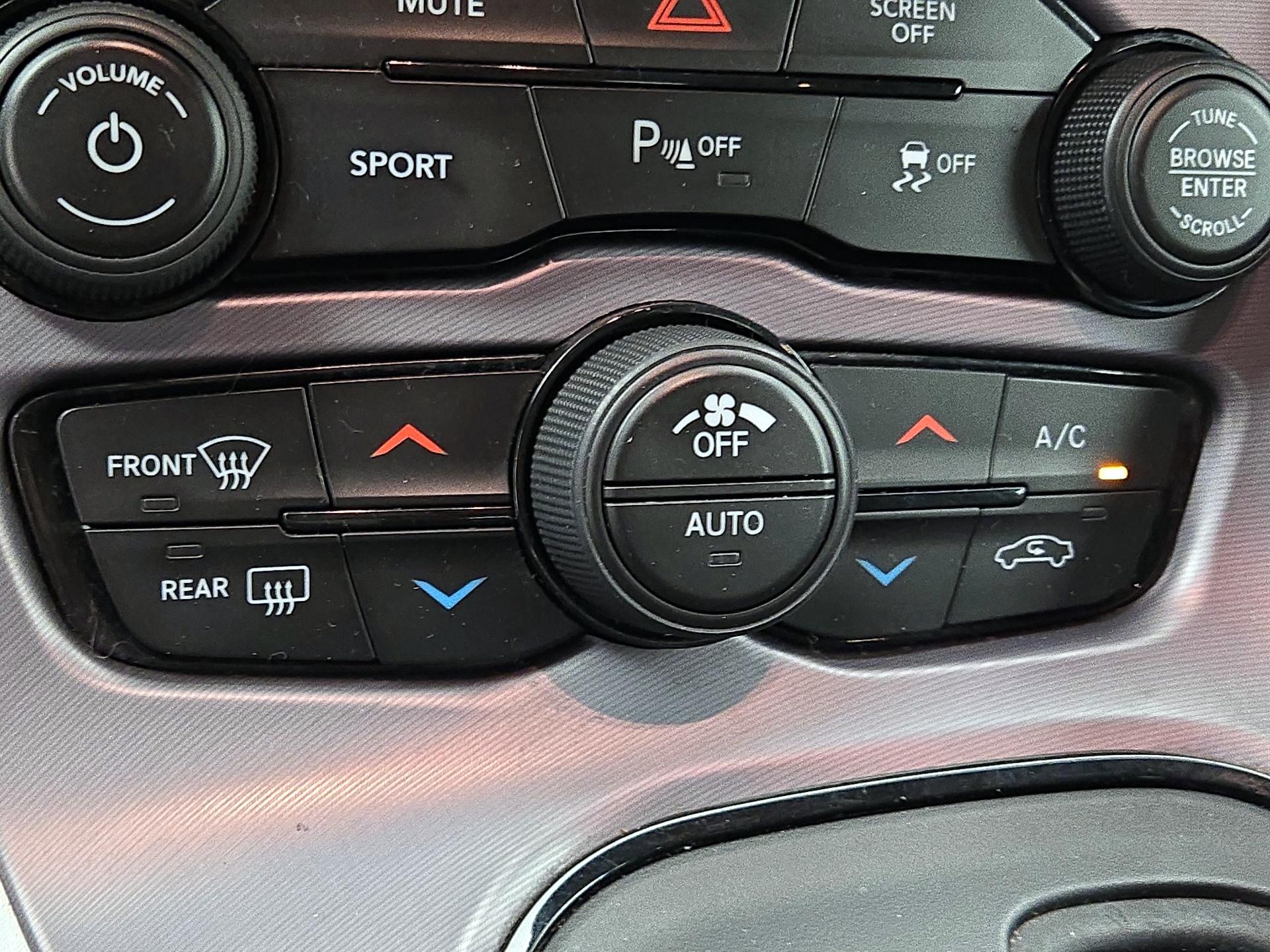 Thumbnail: 2019 Dodge Challenger - 16