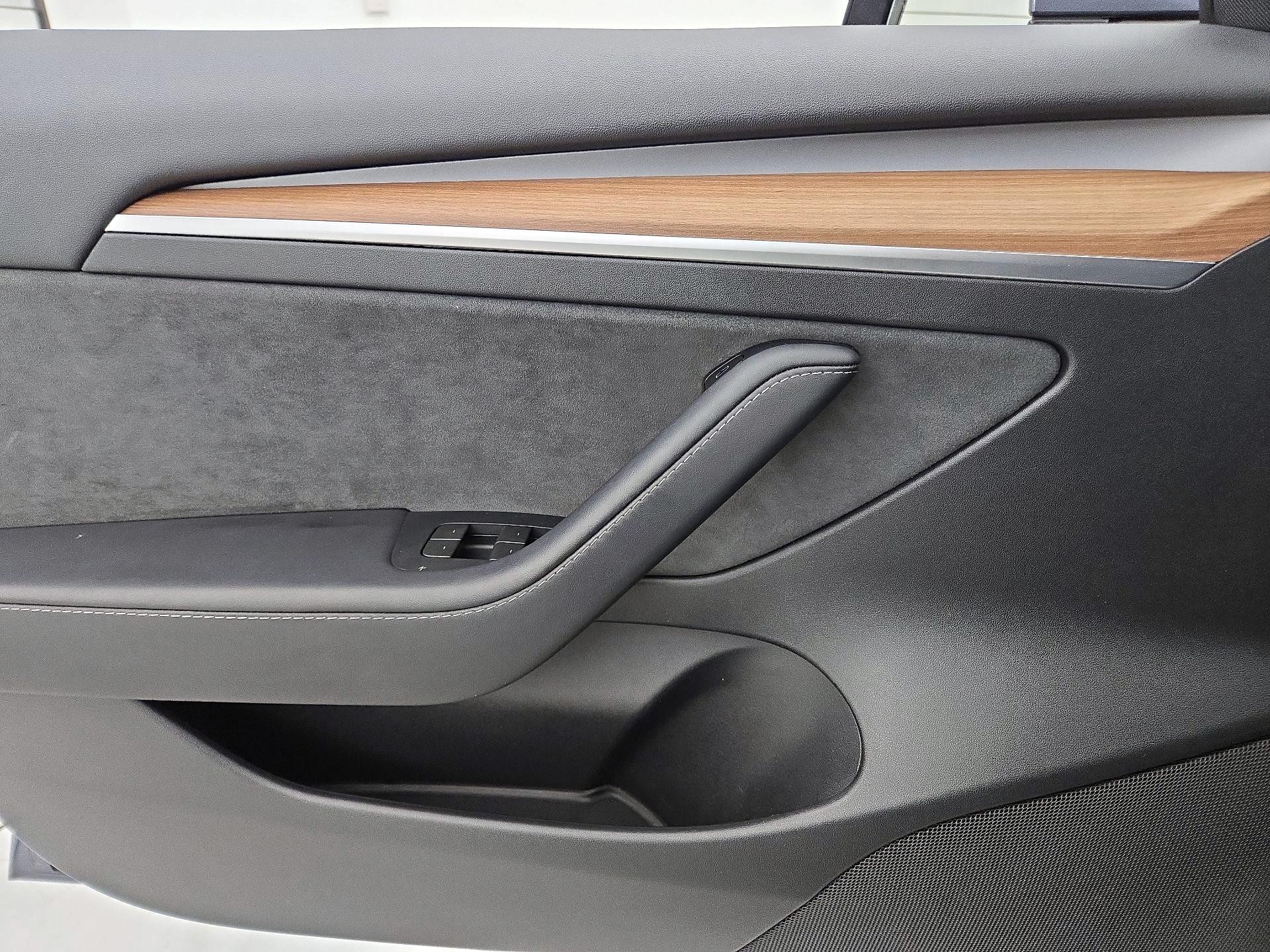 Thumbnail: 2023 Tesla Model 3 - 12