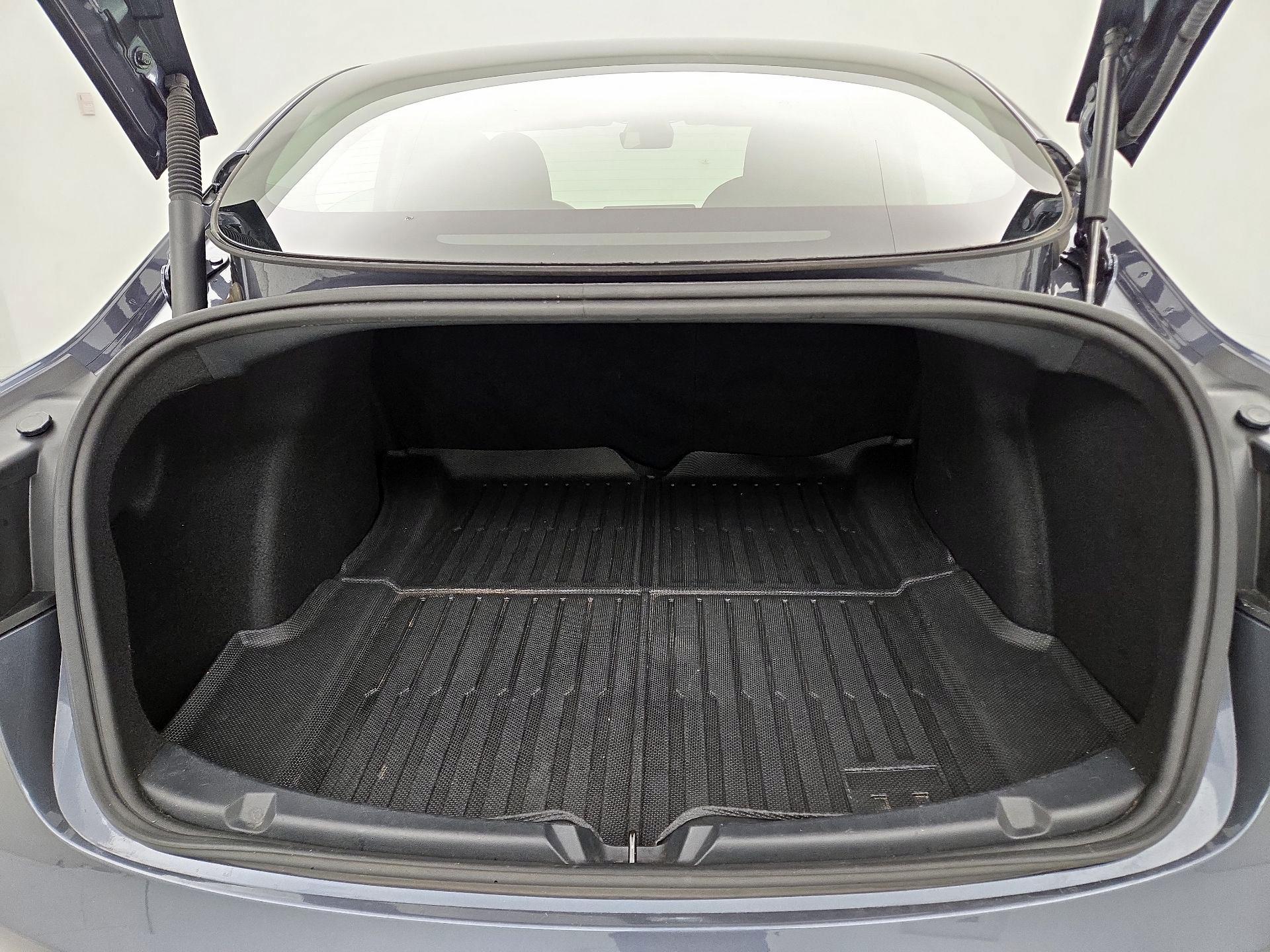 Thumbnail: 2023 Tesla Model 3 - 19