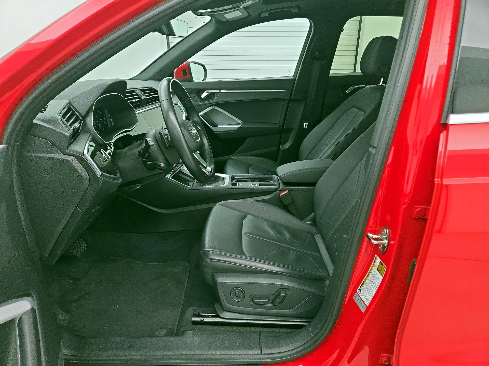 Thumbnail: 2024 Audi Q3 - 11