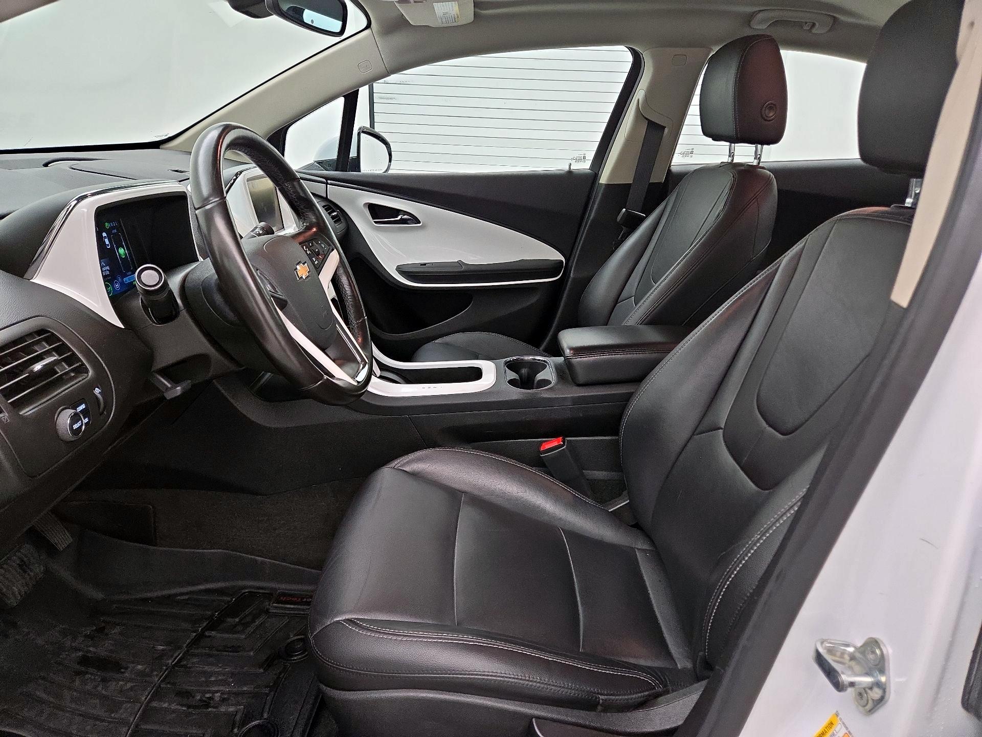 Thumbnail: 2015 Chevrolet Volt - 11