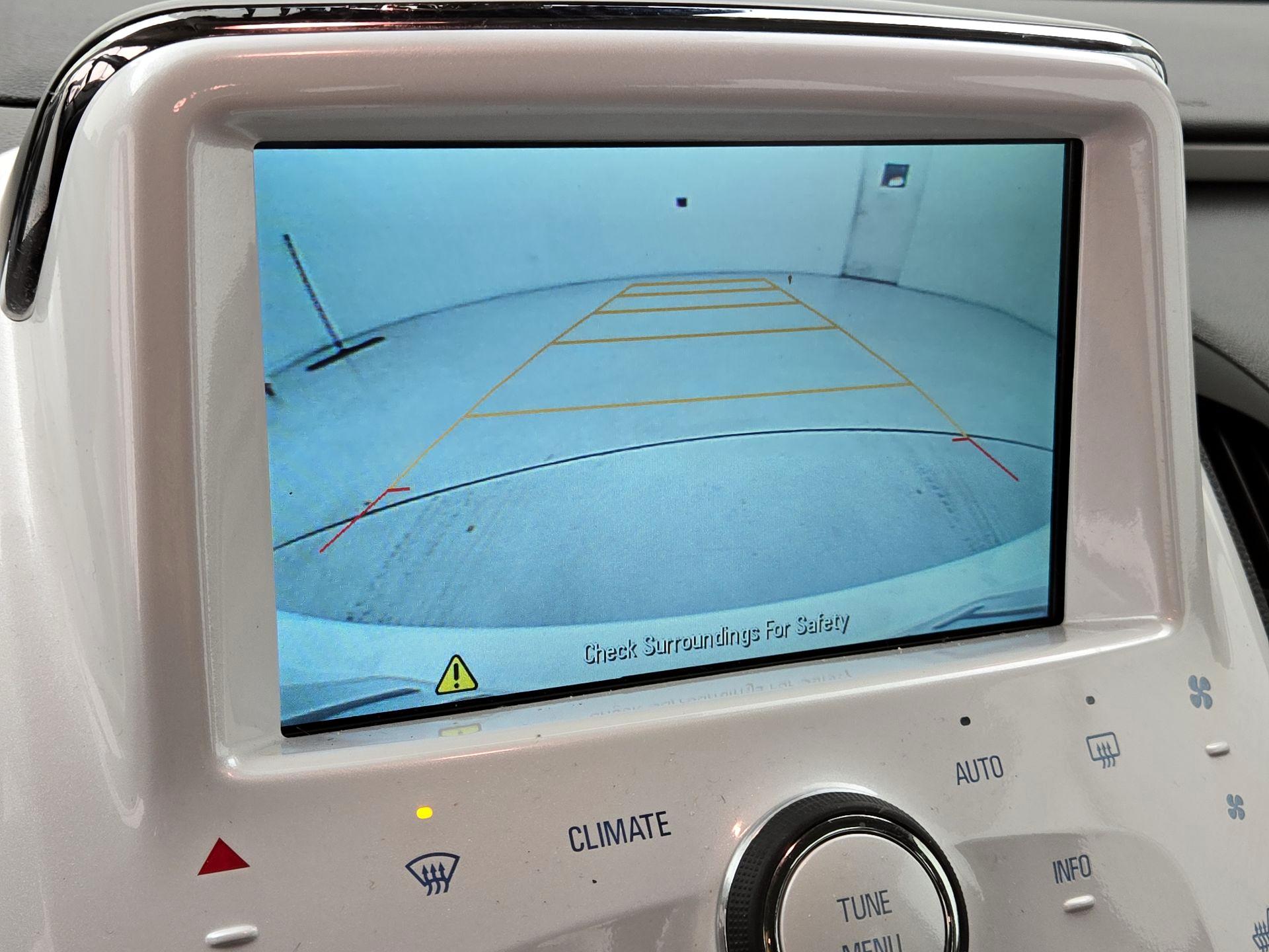 Thumbnail: 2015 Chevrolet Volt - 14