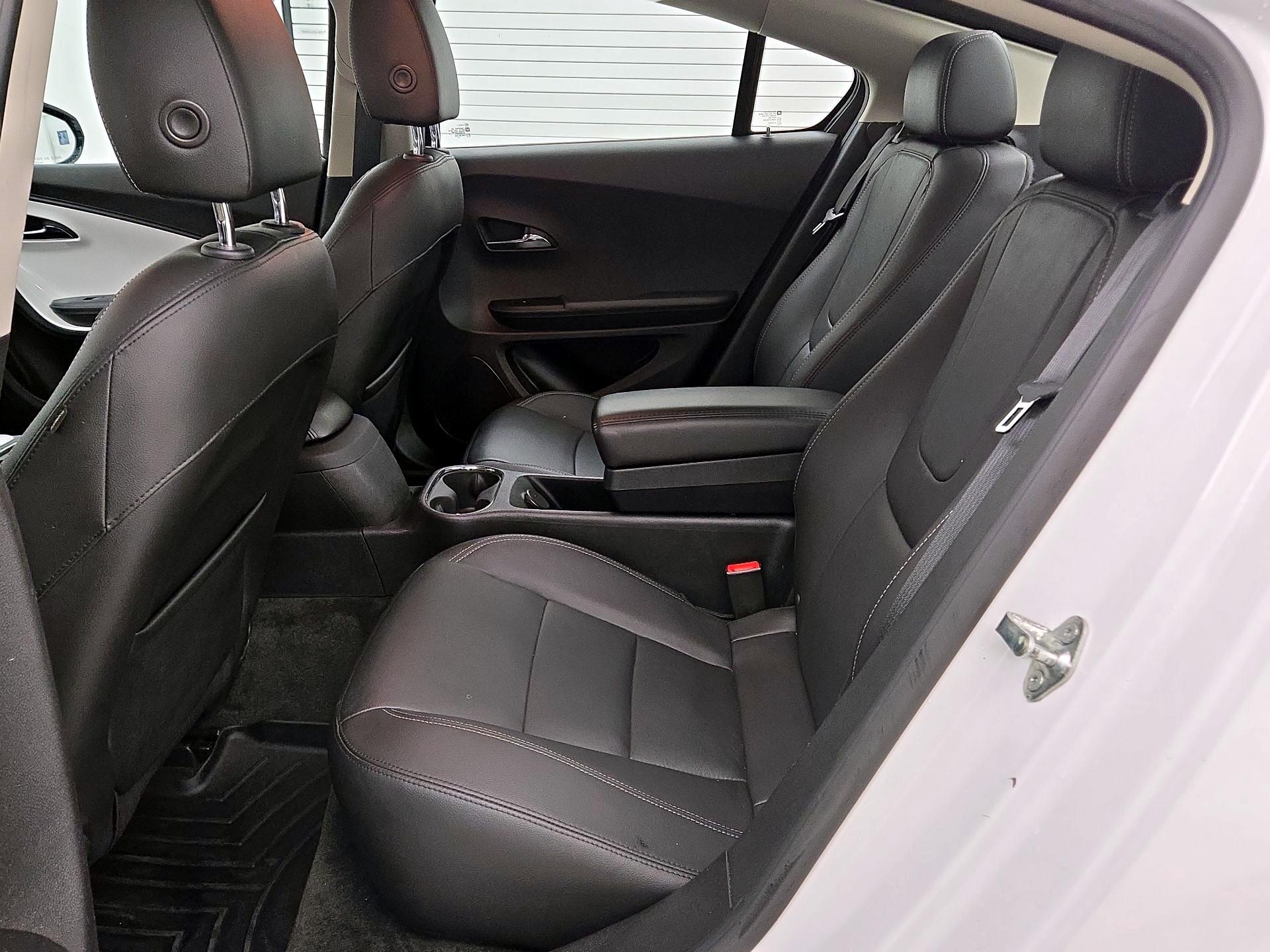 Thumbnail: 2015 Chevrolet Volt - 18