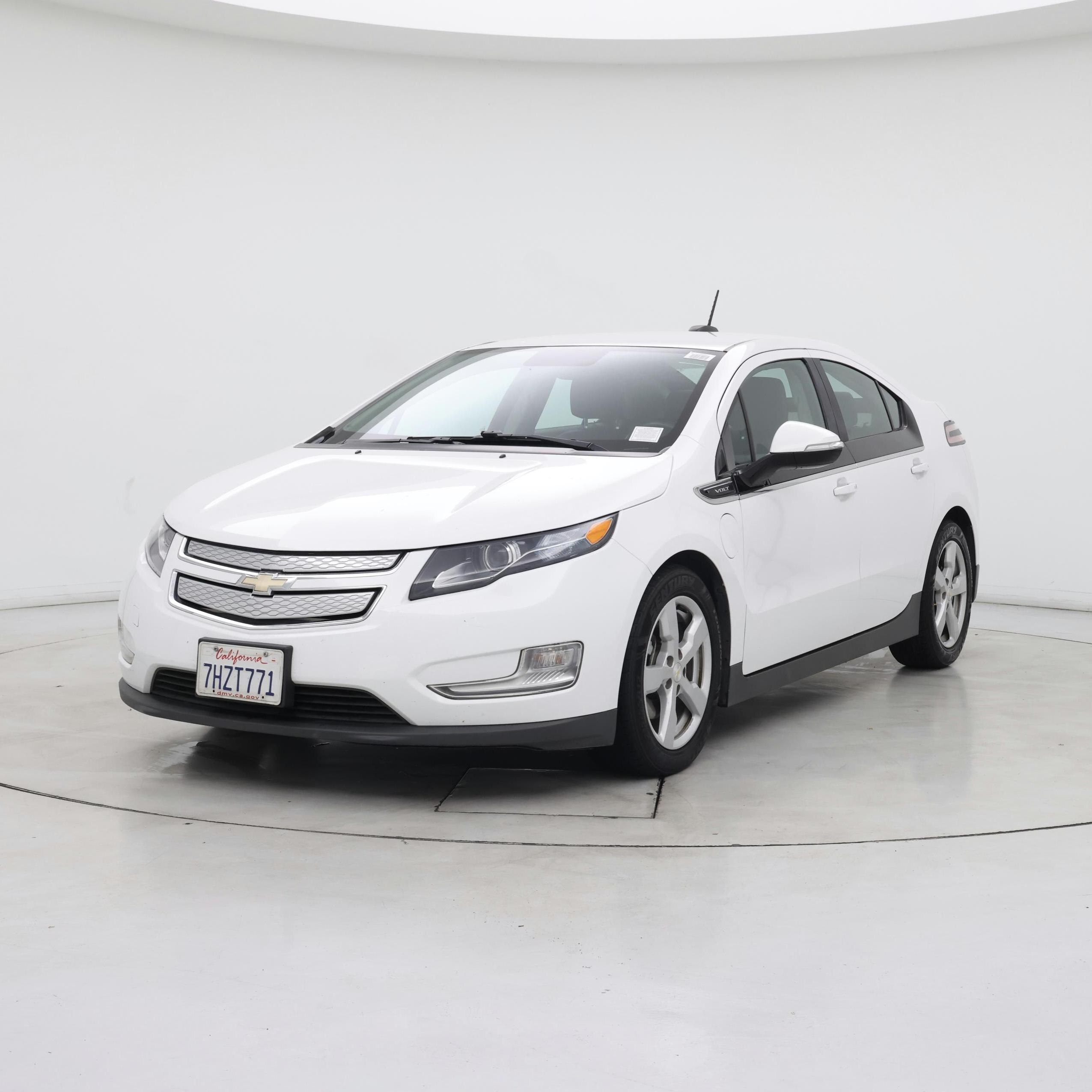 Thumbnail: 2015 Chevrolet Volt - 4