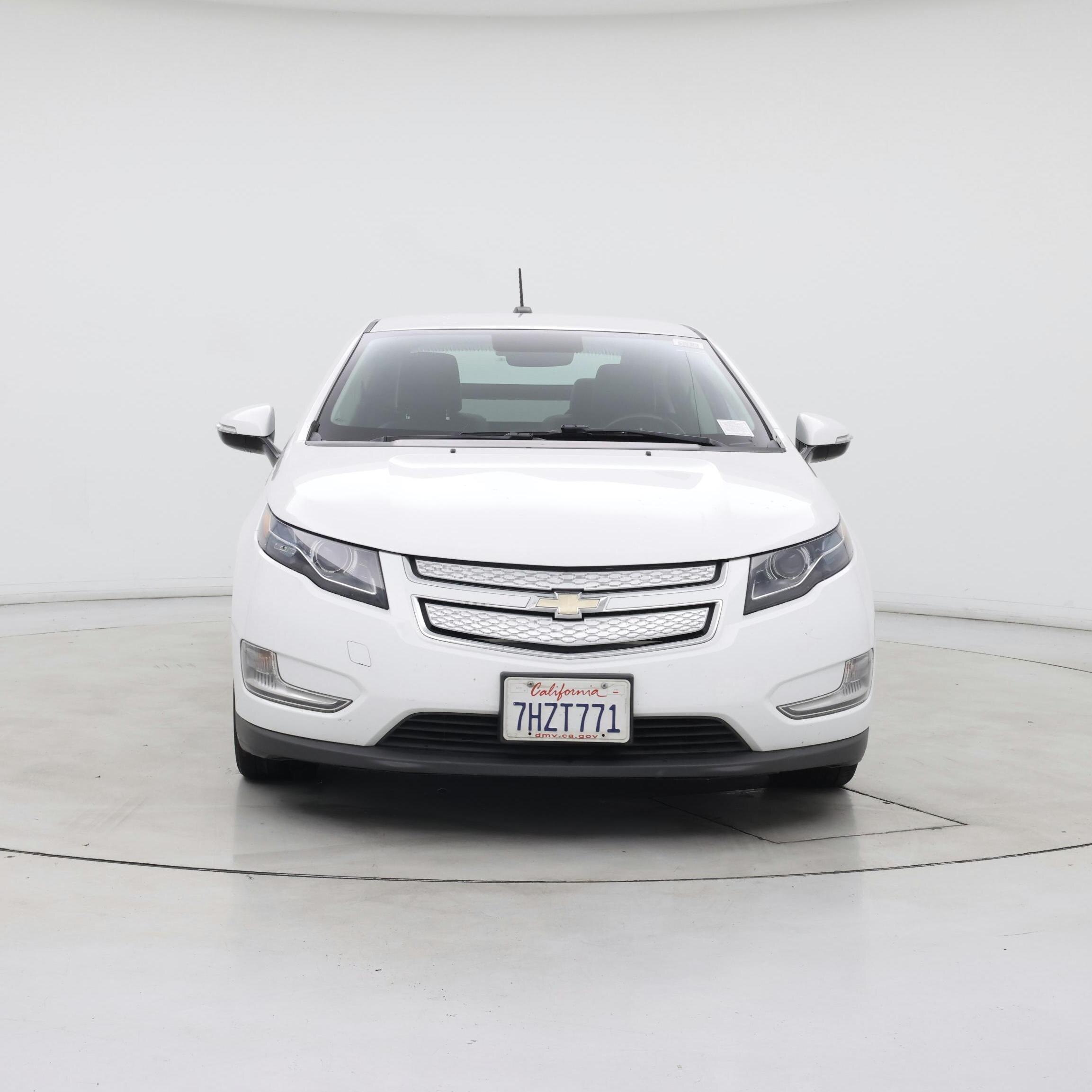Thumbnail: 2015 Chevrolet Volt - 5