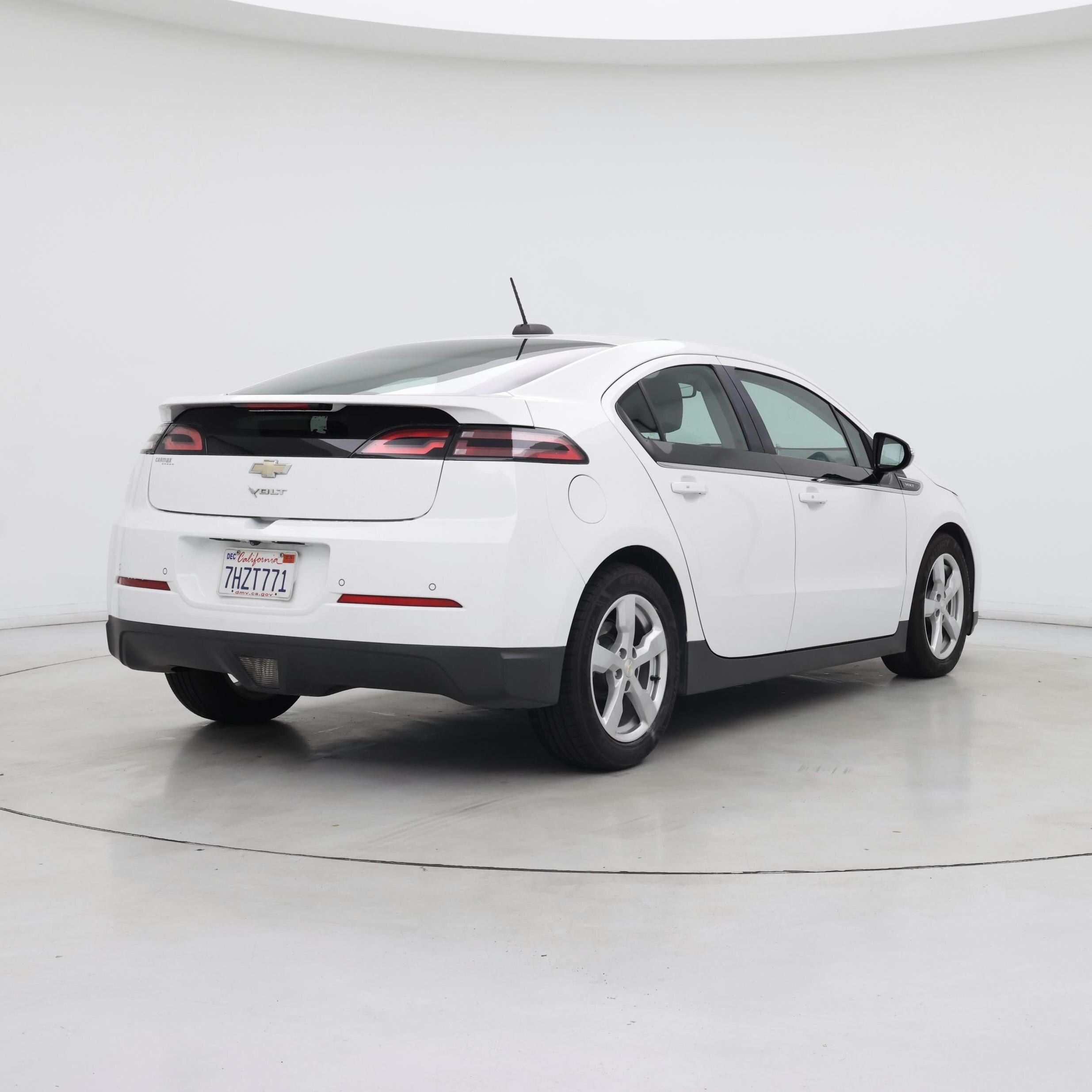 Thumbnail: 2015 Chevrolet Volt - 8