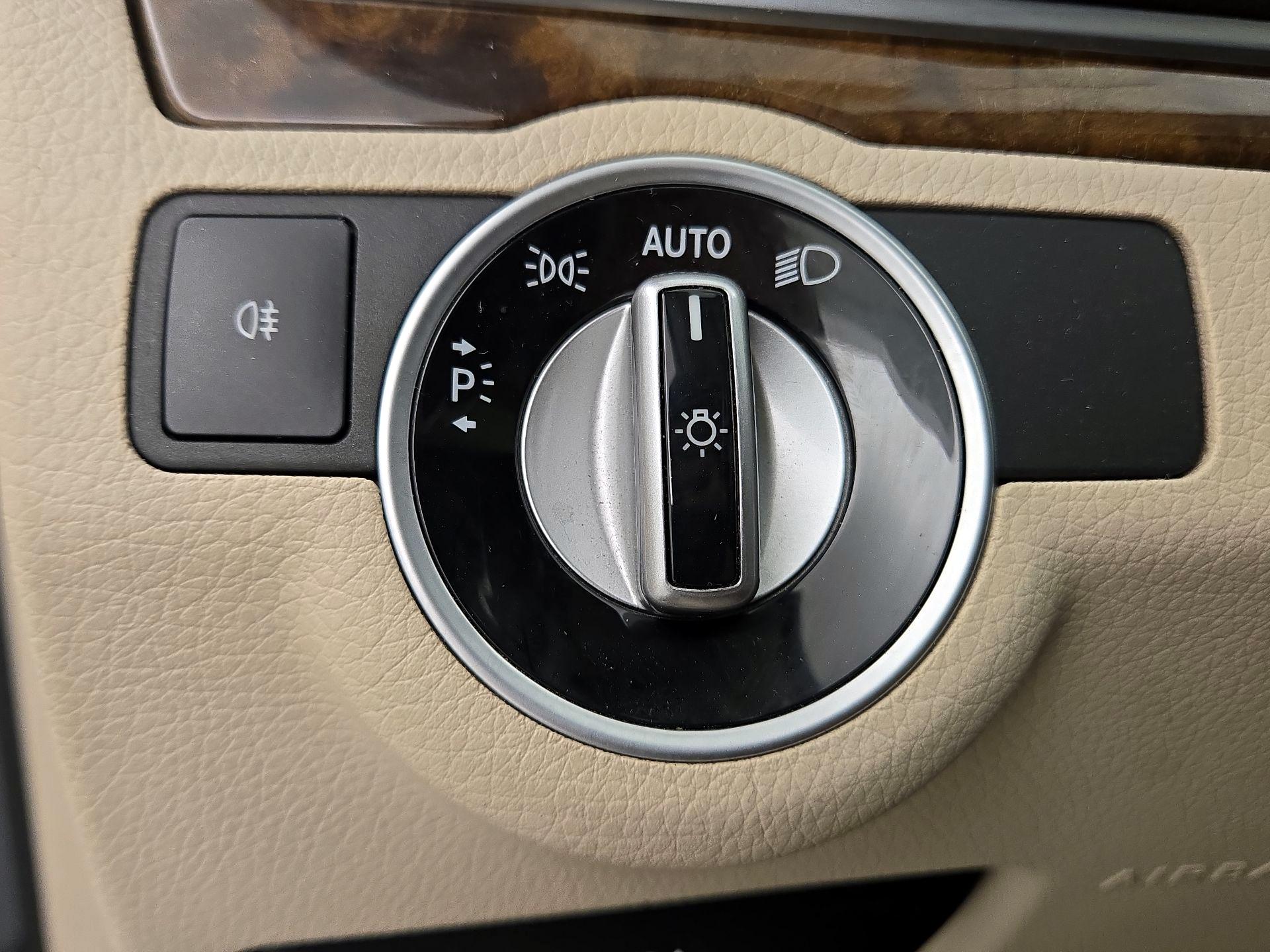 Thumbnail: 2015 Mercedes-Benz E-Class - 13