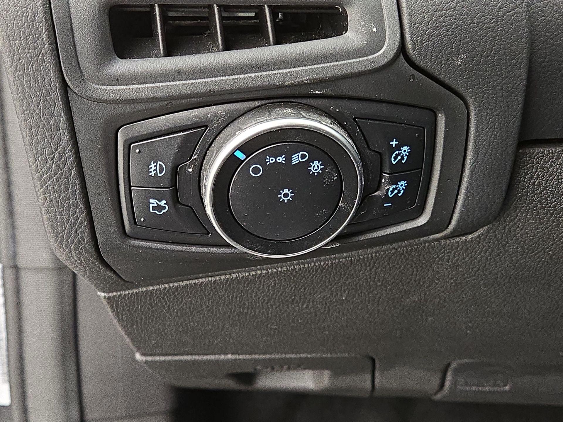 Thumbnail: 2016 Ford Focus - 13