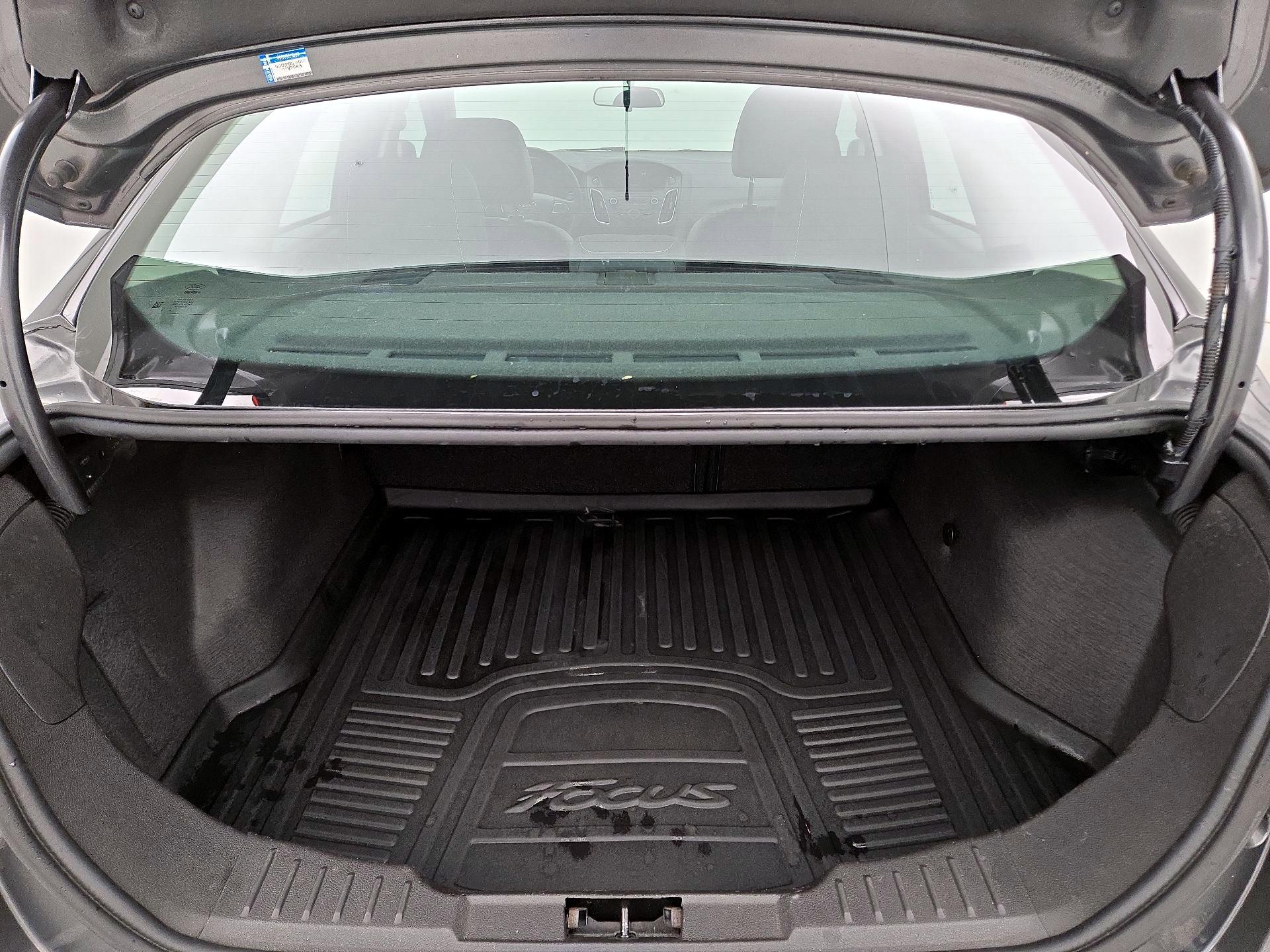 Thumbnail: 2016 Ford Focus - 20