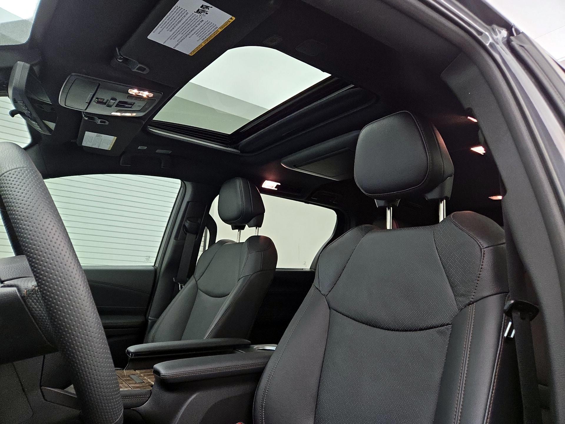 Thumbnail: 2025 Toyota Sienna - 19