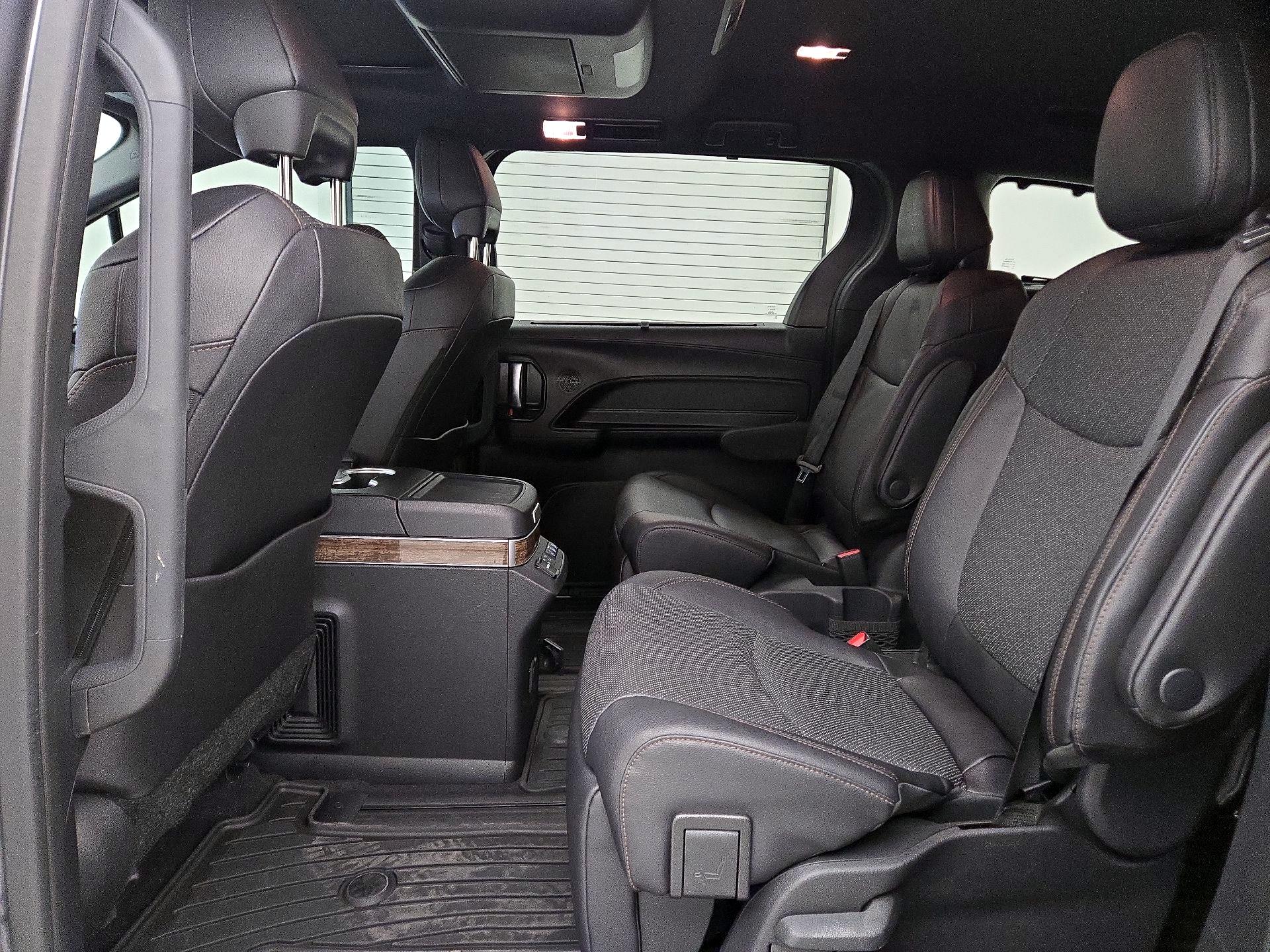 Thumbnail: 2025 Toyota Sienna - 20