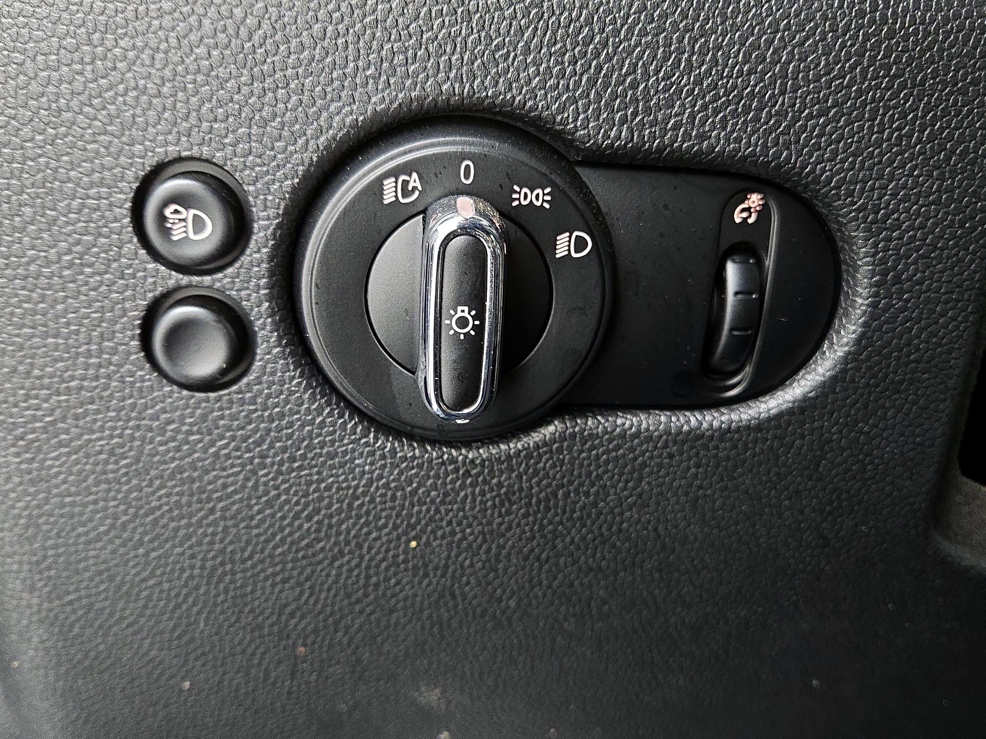 Thumbnail: 2022 MINI Cooper Hardtop - 13