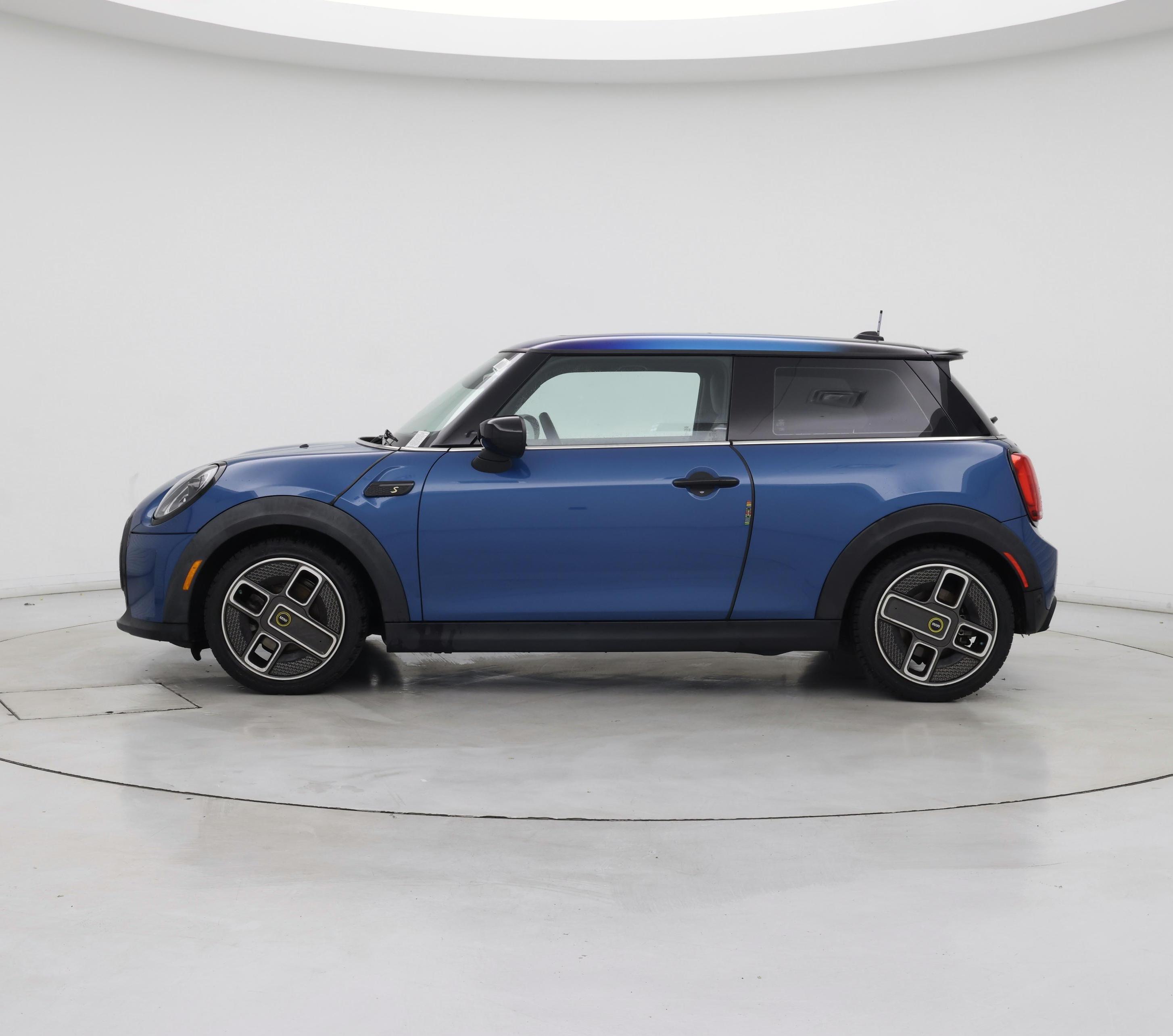 Thumbnail: 2022 MINI Cooper Hardtop - 3