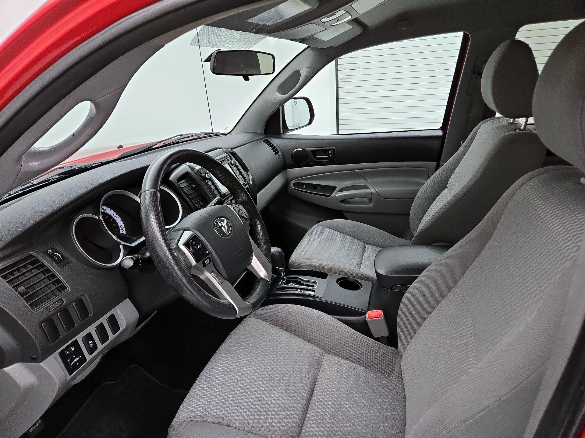 Thumbnail: 2014 Toyota Tacoma - 11